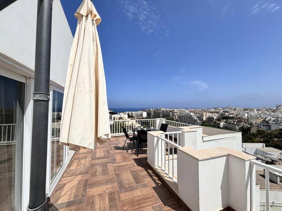 Elegant 2 Bedroom Penthouse in St Julians STJ411 photo 5