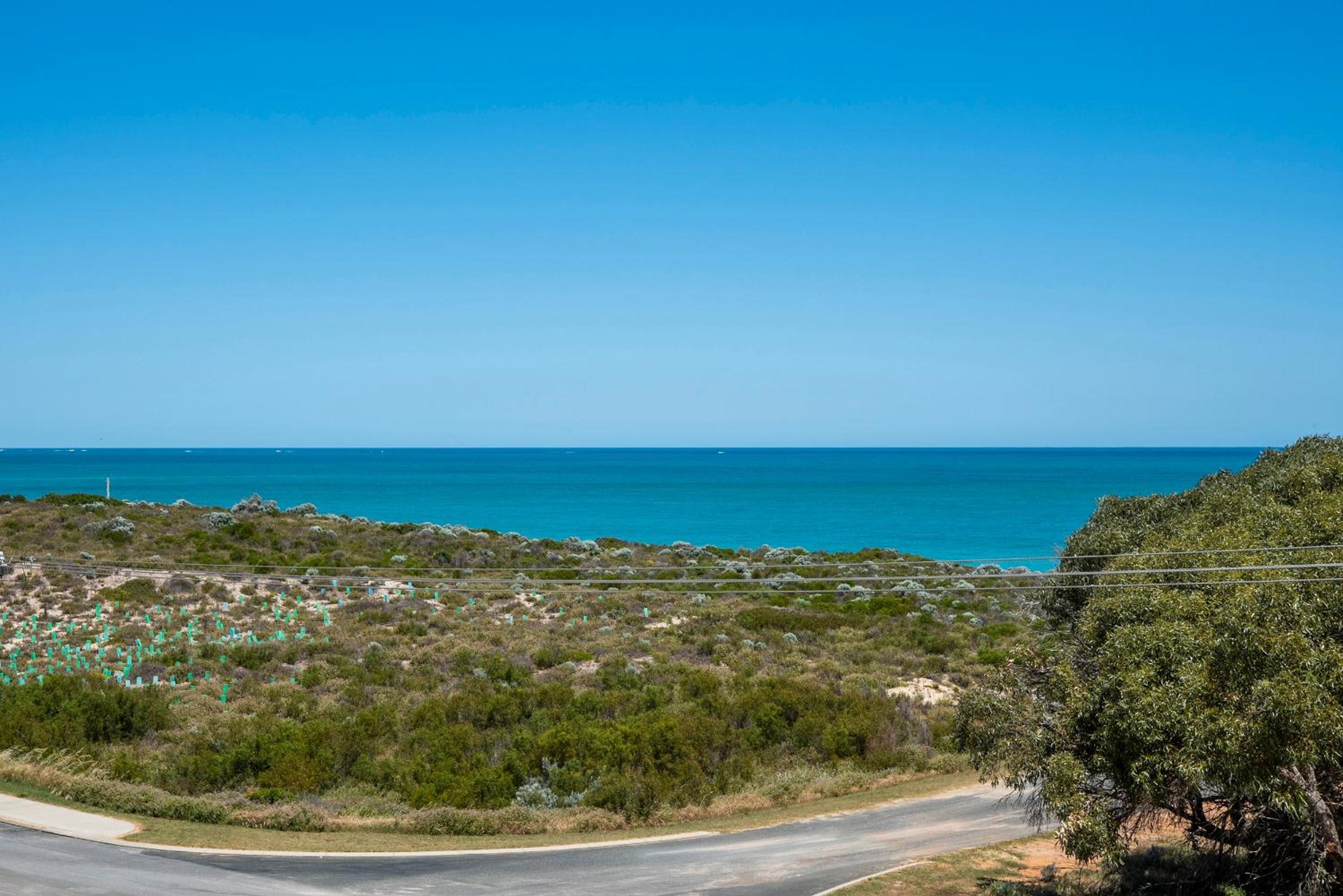 Seaclusion Cottage - Modern renovated beach house