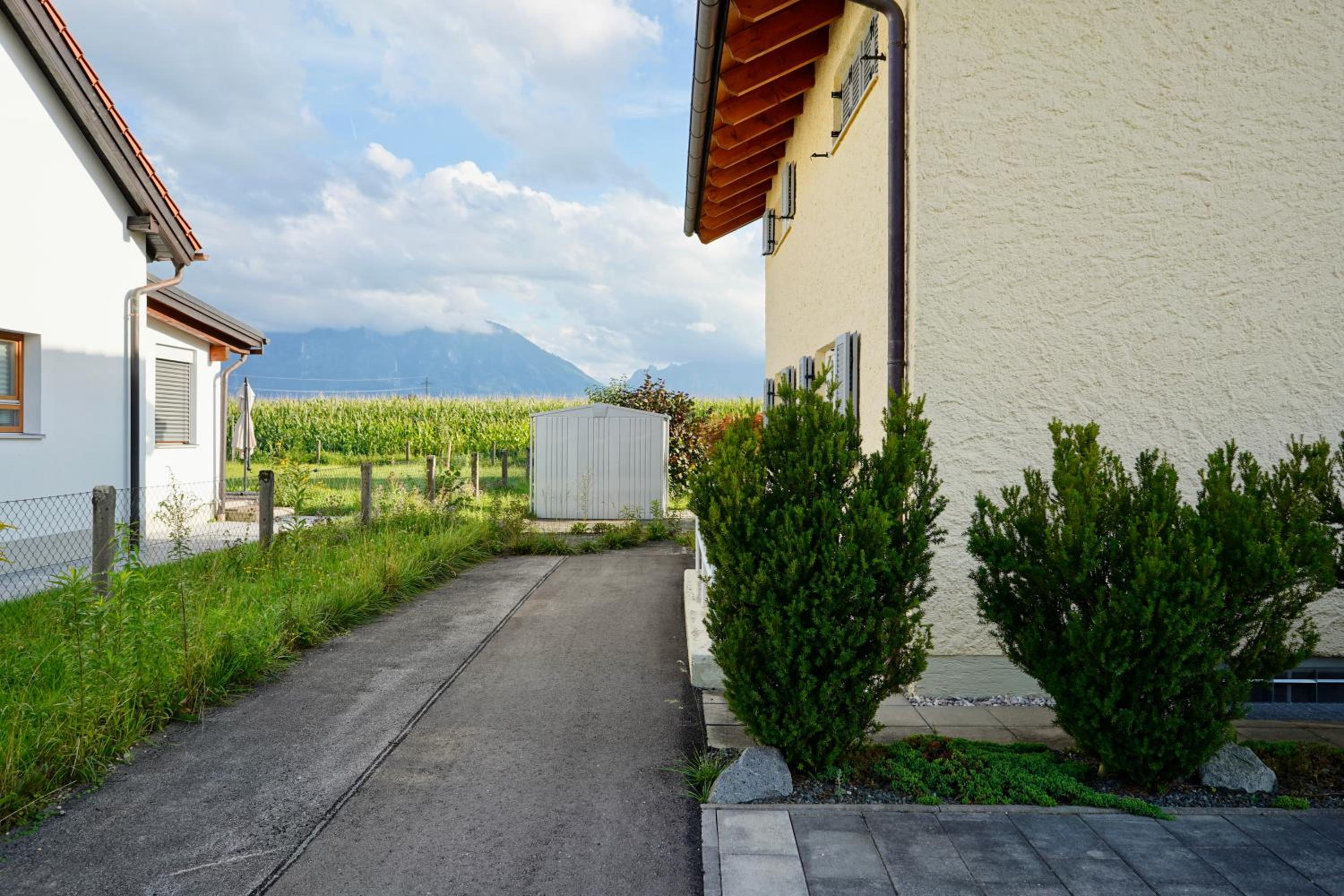 Ferienhaus Am Weitfeld - Ruheoase mit Garten & Bergblick nahe Salzburg