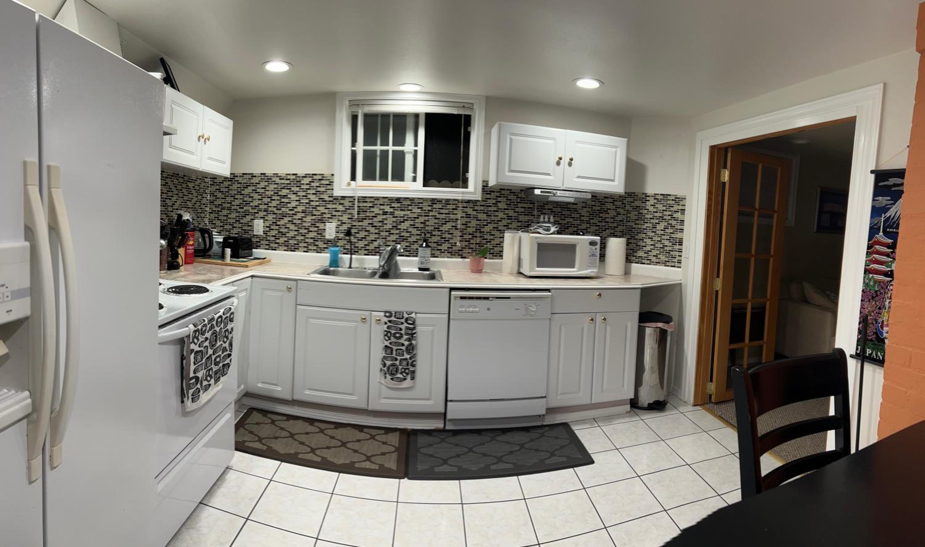 Oasis Hideaway close to downtown Bellevue Square Mall view 2