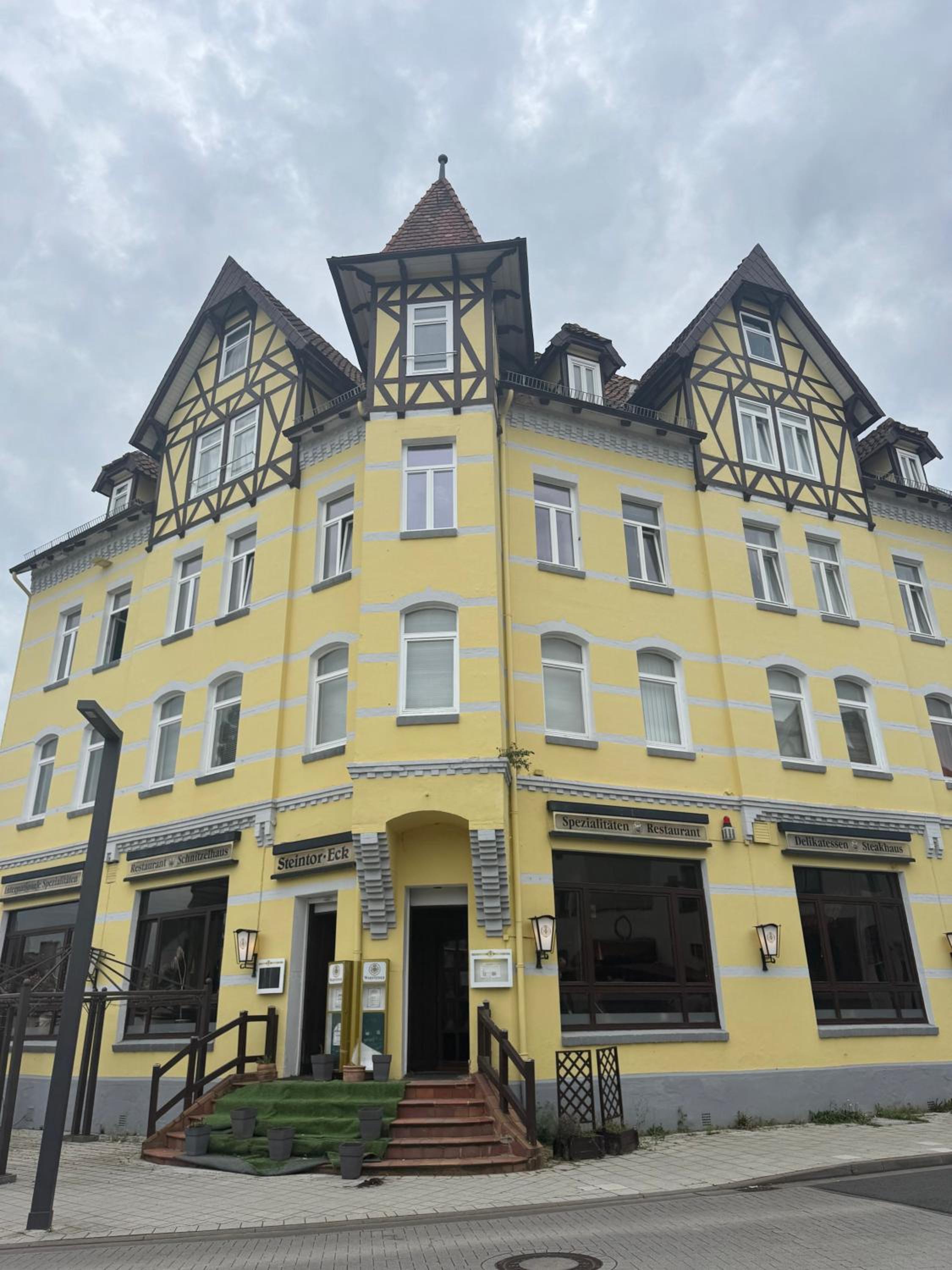 Charmante 4 Zimmer Apartment Contactless Check-in historische Stadtzentrum