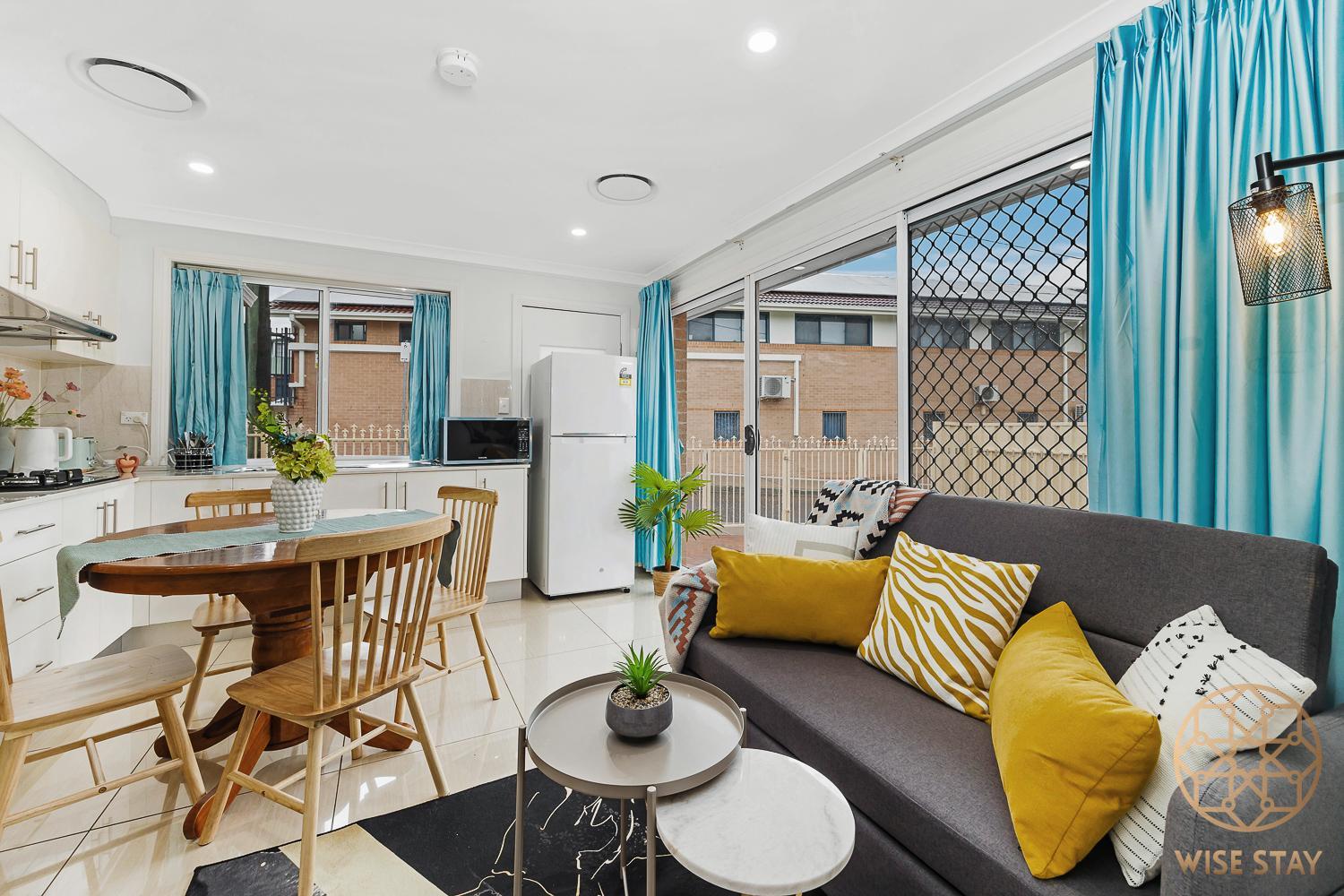 Hurstville 2Br Granny flat near Shopping & Train