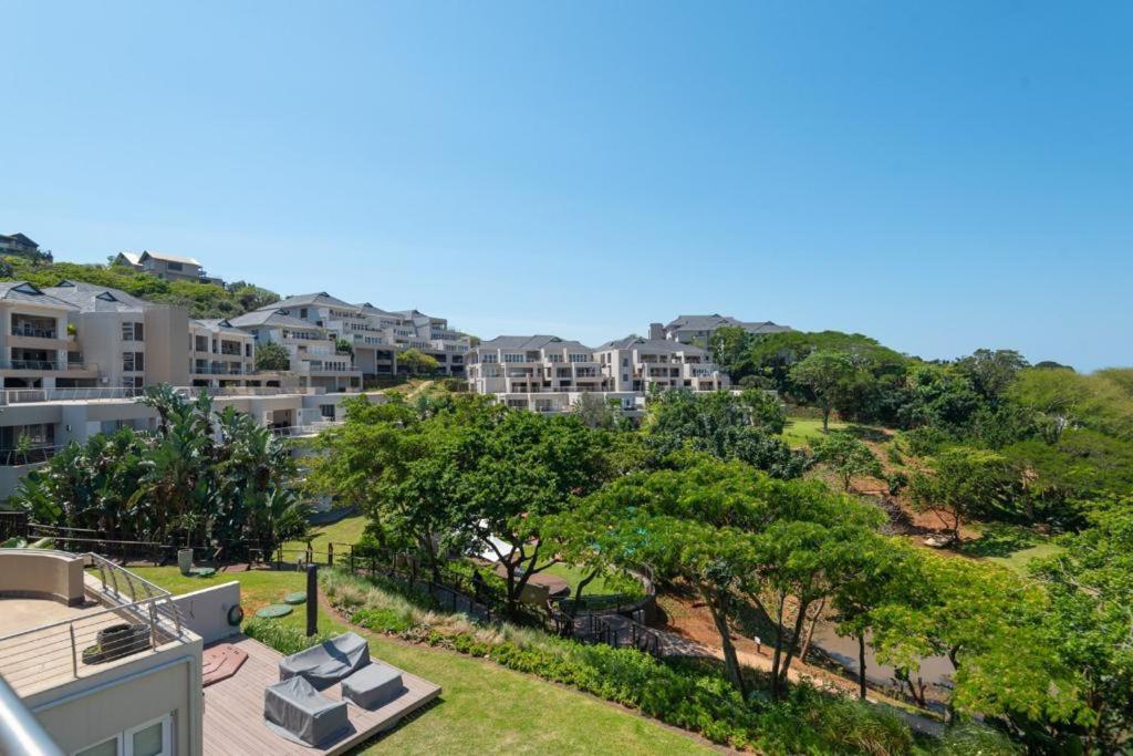 Hotel Sea View 3-Bed Apartment in Simbithi Eco Estate - Image 1