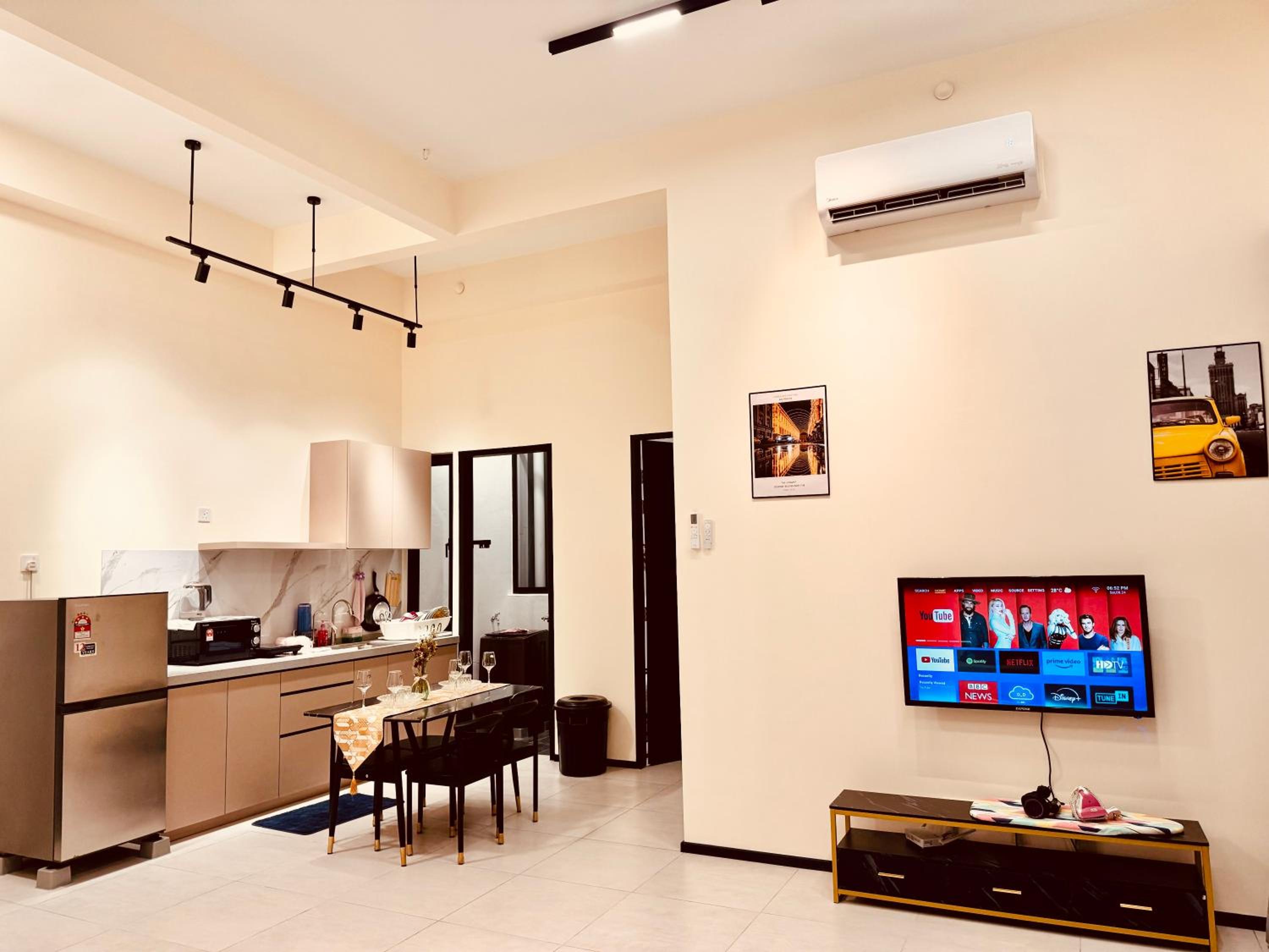 Premium world-class House-Sea & City View Netflix photo 4