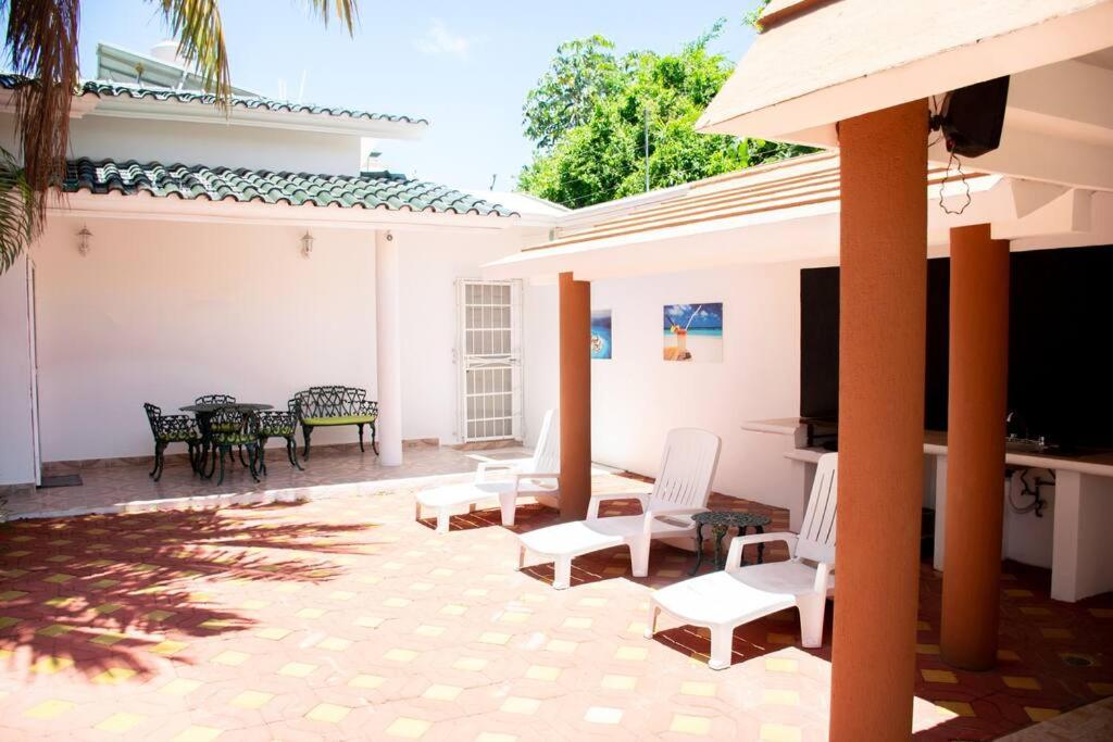 Cozy Villa with Private Pool, Garden & Palapa