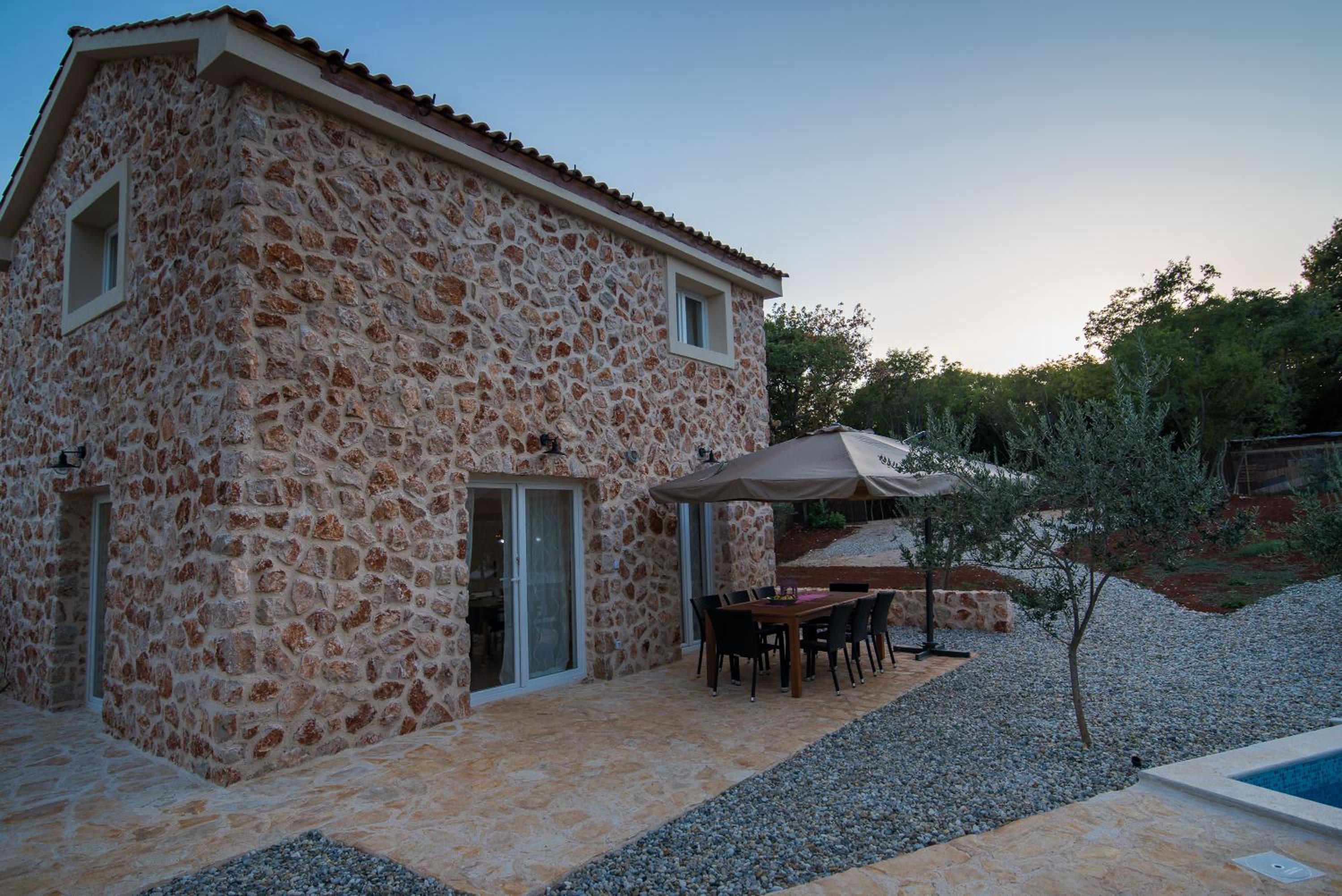 Romantic villetta - pool, nature, privacy - by TRAVELER tourist agency Krk - ID 2182