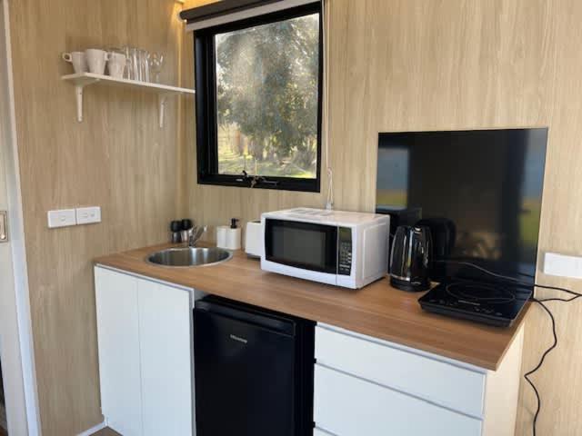Lake Hume Getaway by Tiny Away