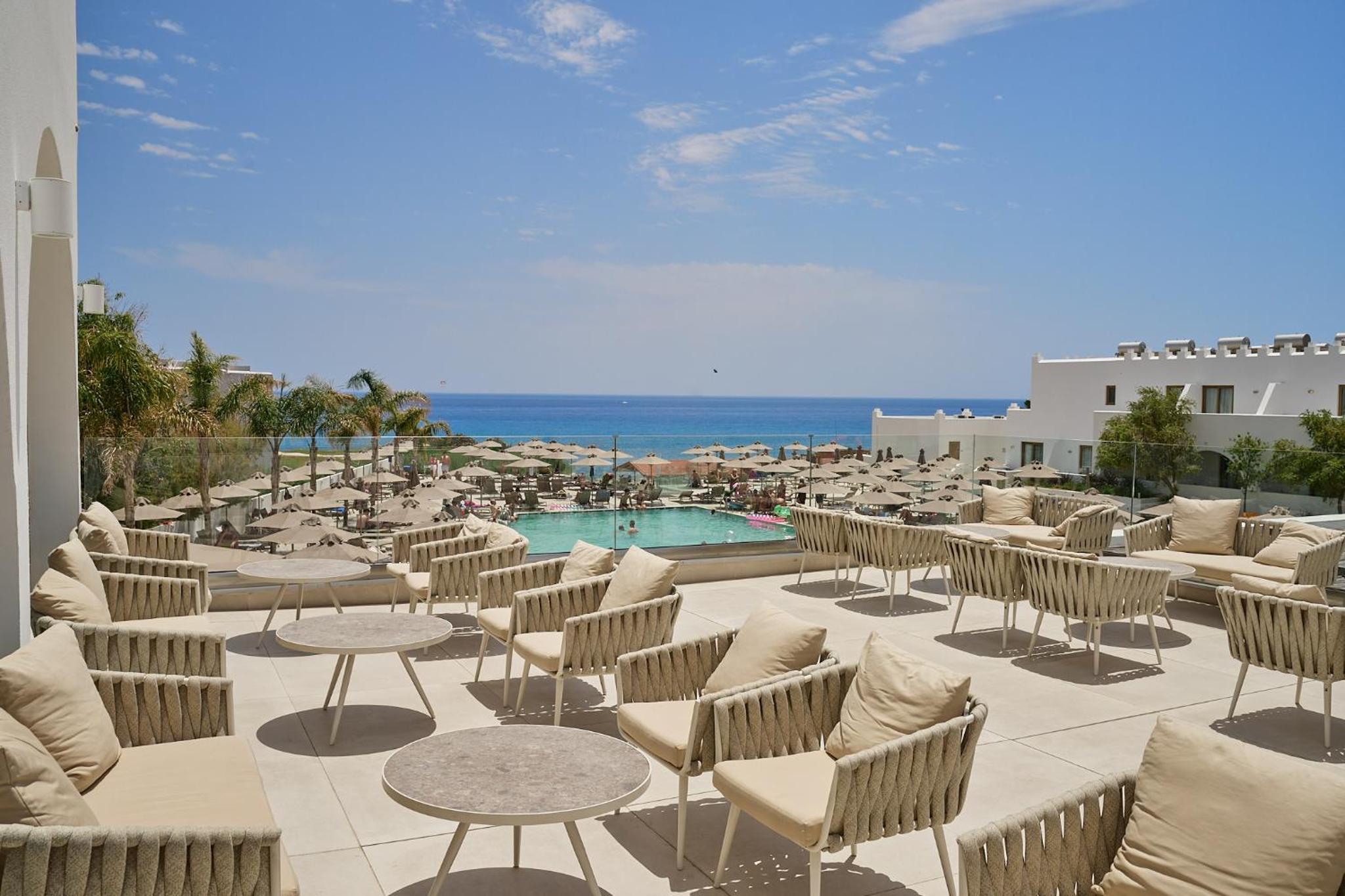 Hotel Blue Sea Island - Image 1