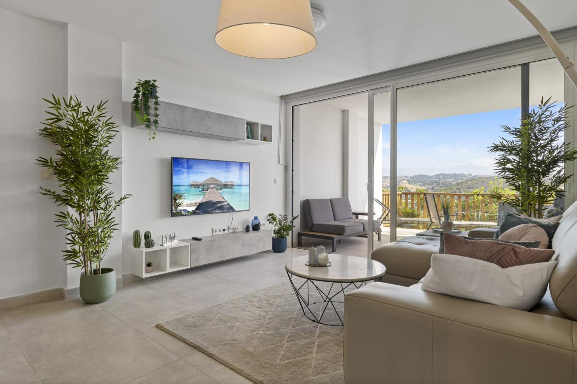 ViVi Homes - Golden Horizon Sauna, Pool, Gym & Beach