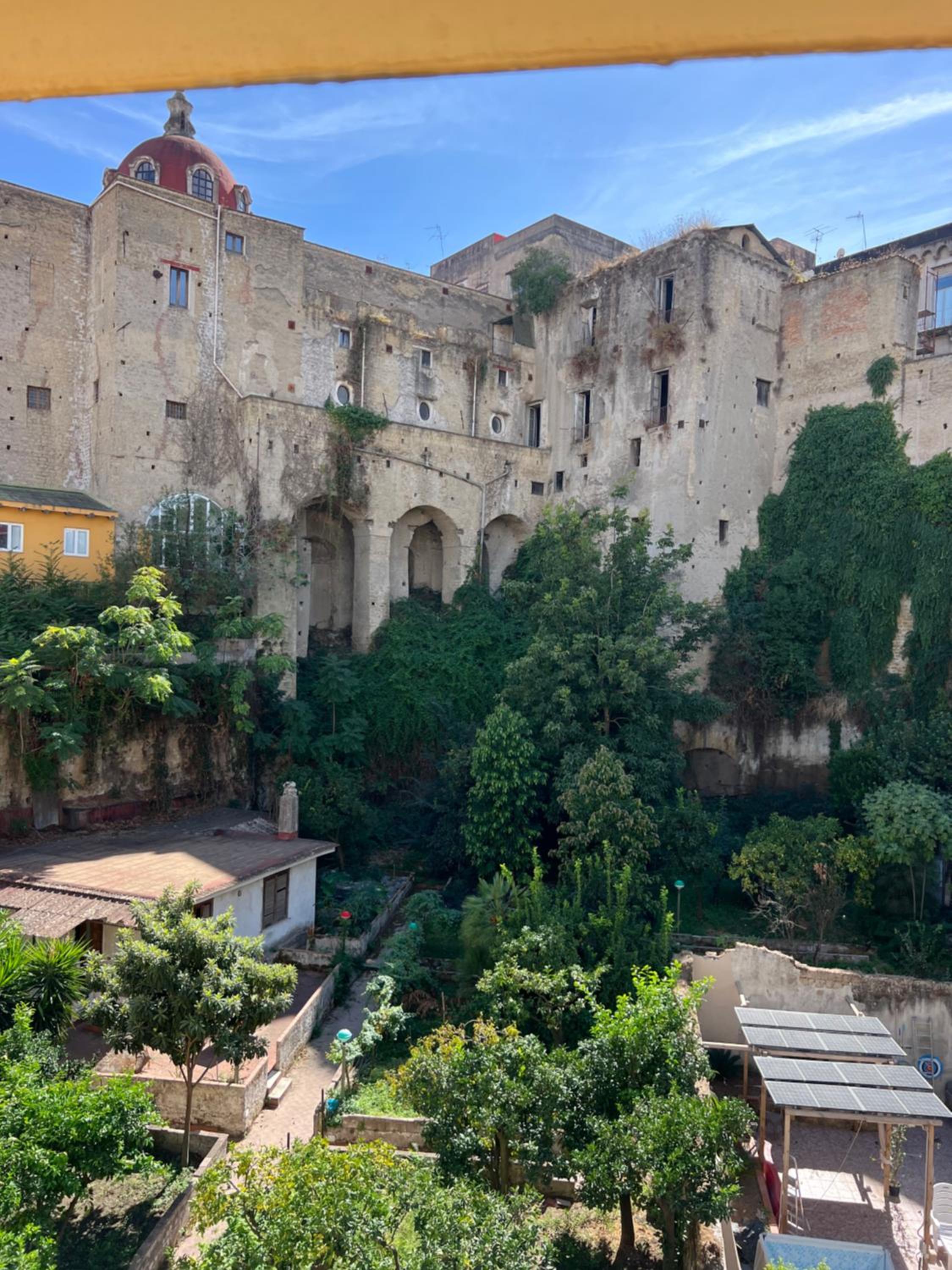 Napoli centro madame Naples con terrazzo e vista giardino