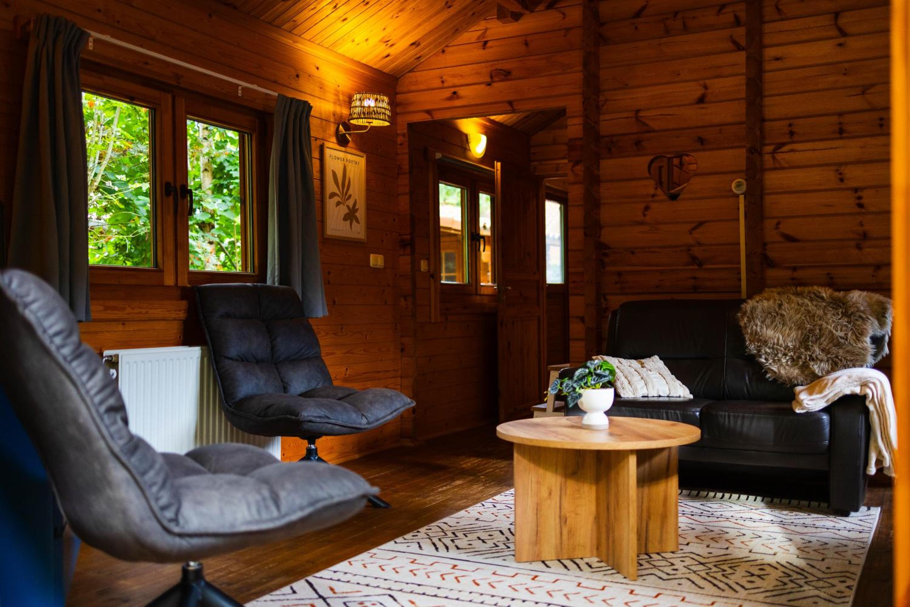 Sfeervol houten huisje met fijne buitenruimte op de Veluwe view 5