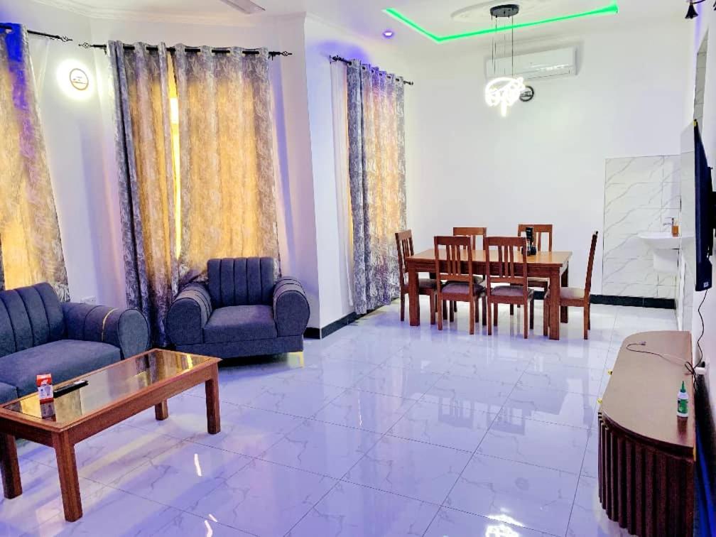 3Bedrooms near beach view 5