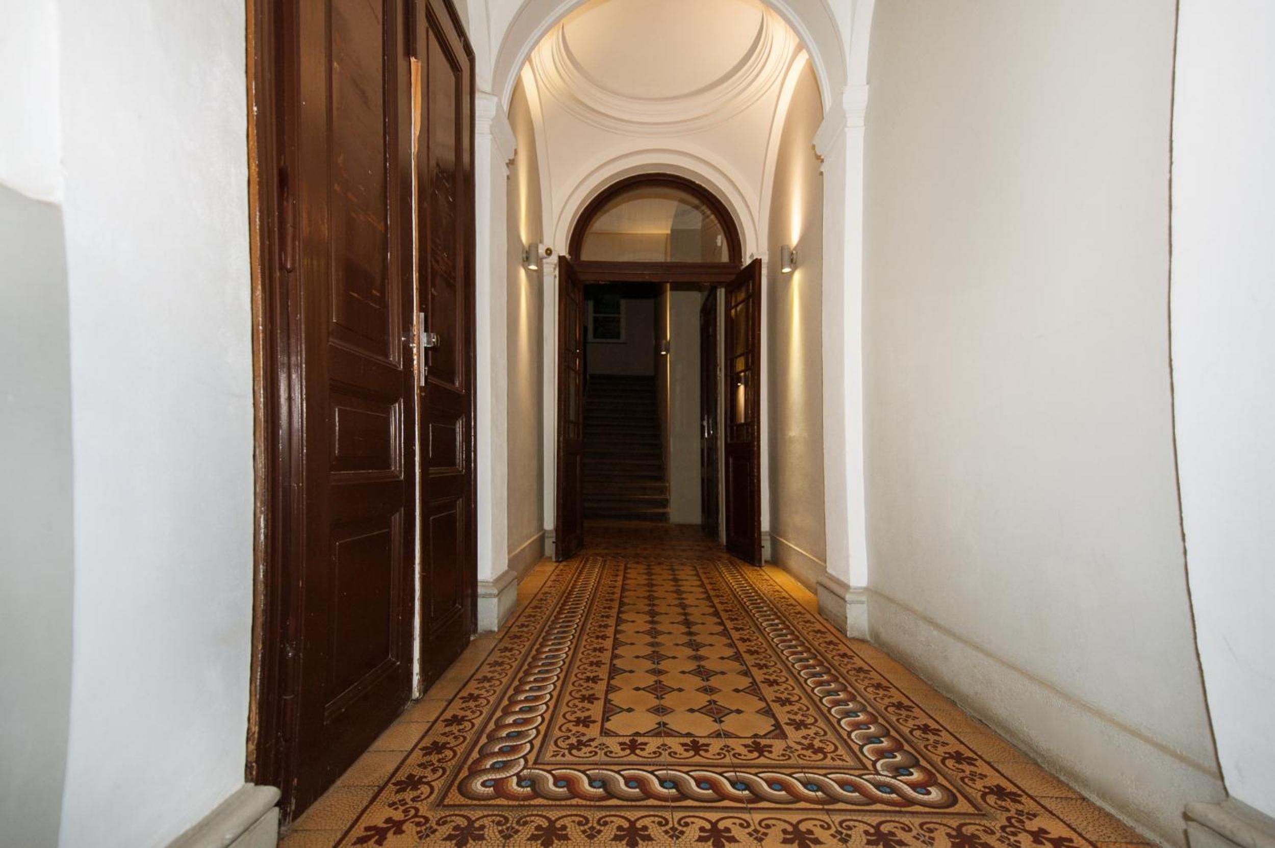 Colonial Ruterra 2BDR Apartment