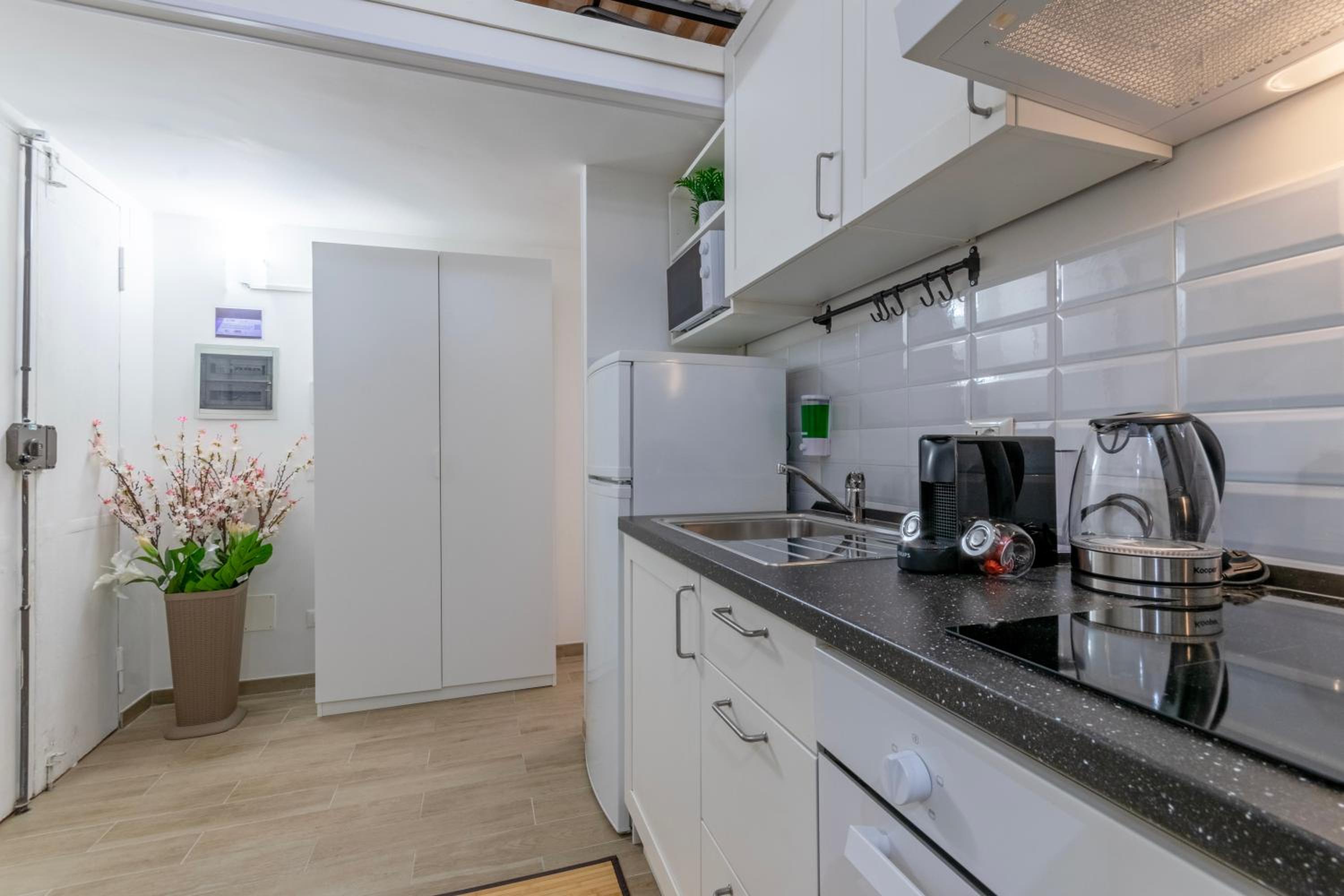 Marcantonio Colonna - loft X5 persone, Wi-Fi, aria condizionata nelle camere, parcheggio privato, metro A Lepanto 800mt da Vaticano