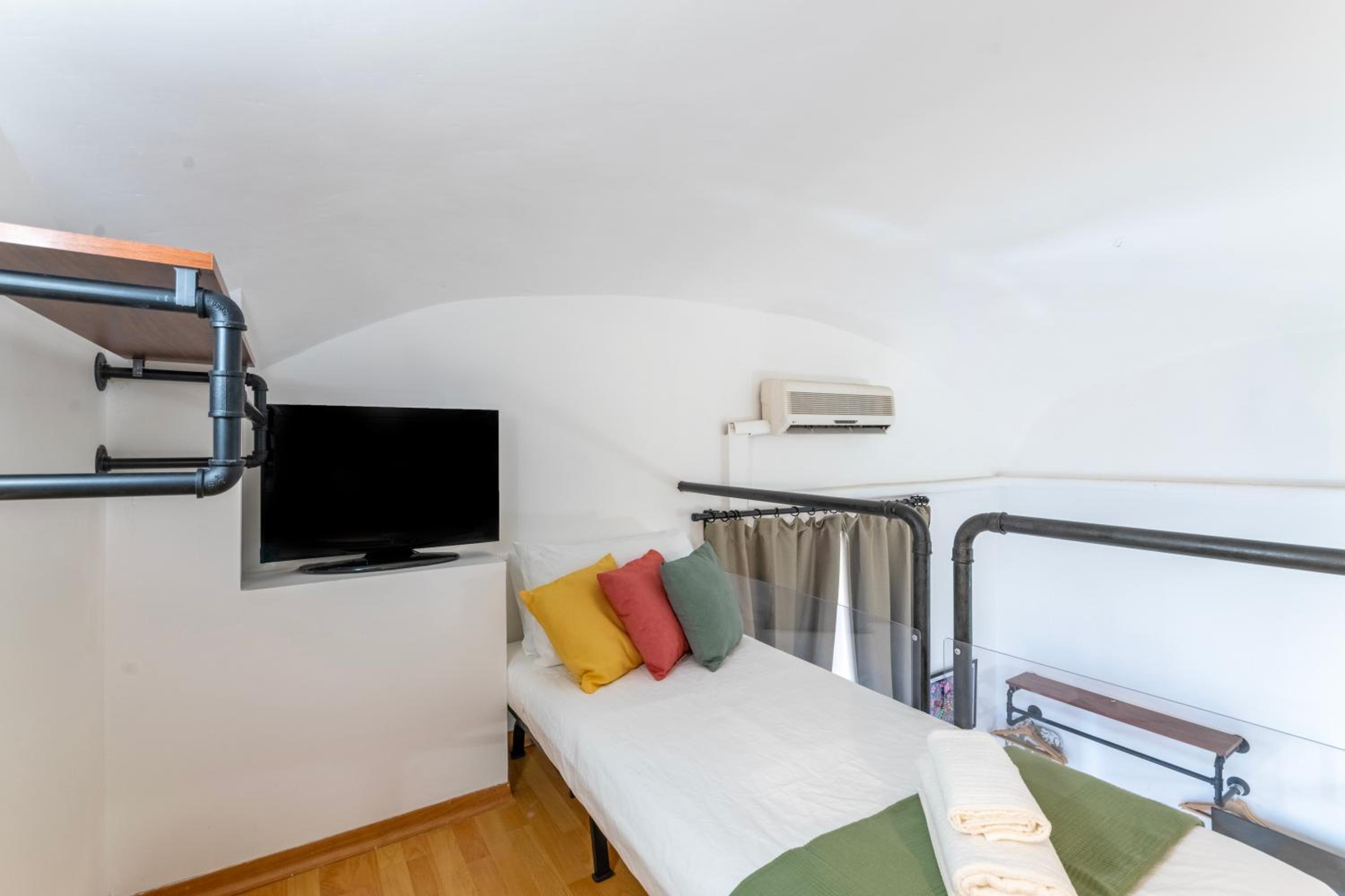 Marcantonio Colonna - loft X5 persone, Wi-Fi, aria condizionata nelle camere, parcheggio privato, metro A Lepanto 800mt da Vaticano