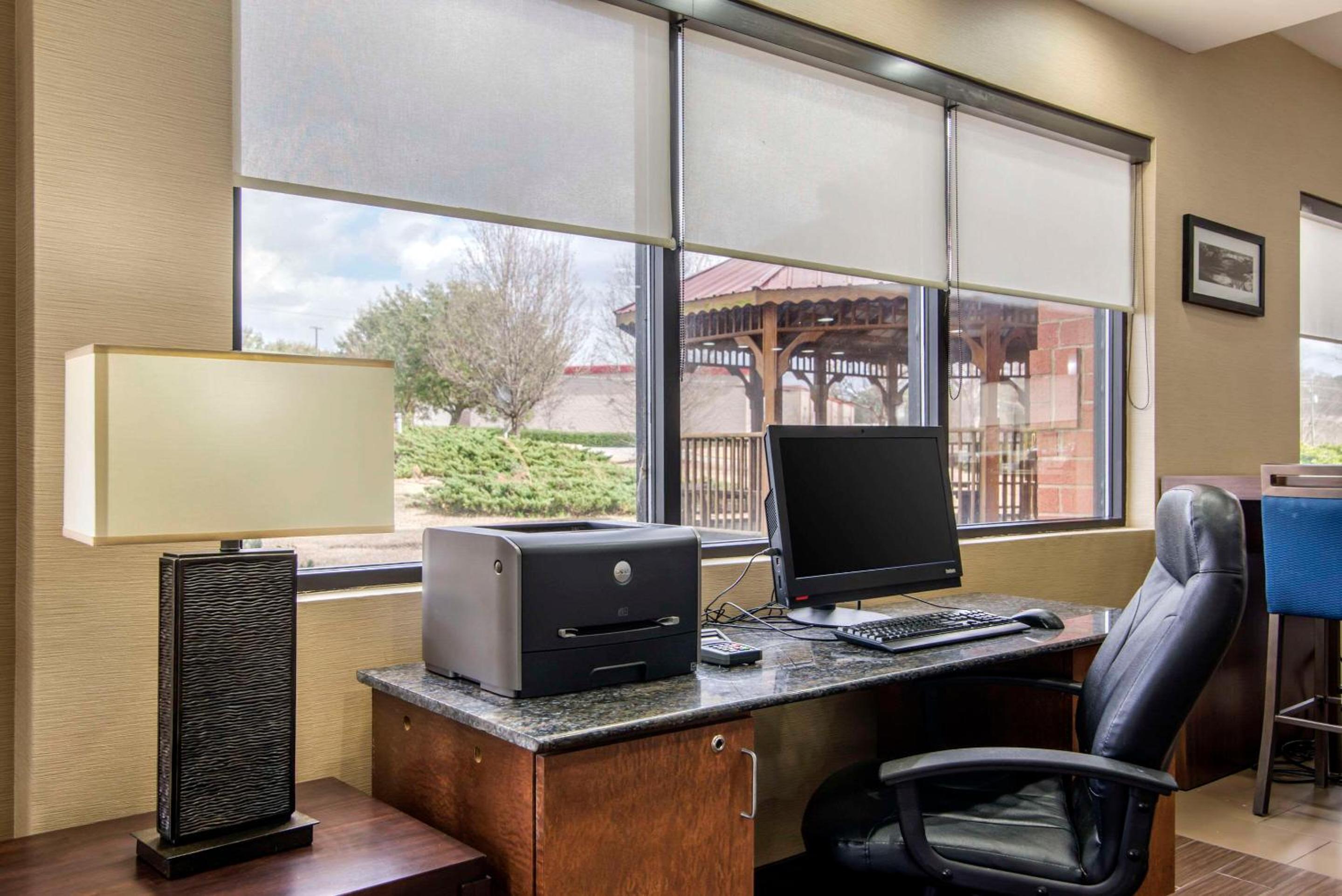 Macon Vacations - Comfort Suites - Property Image 53