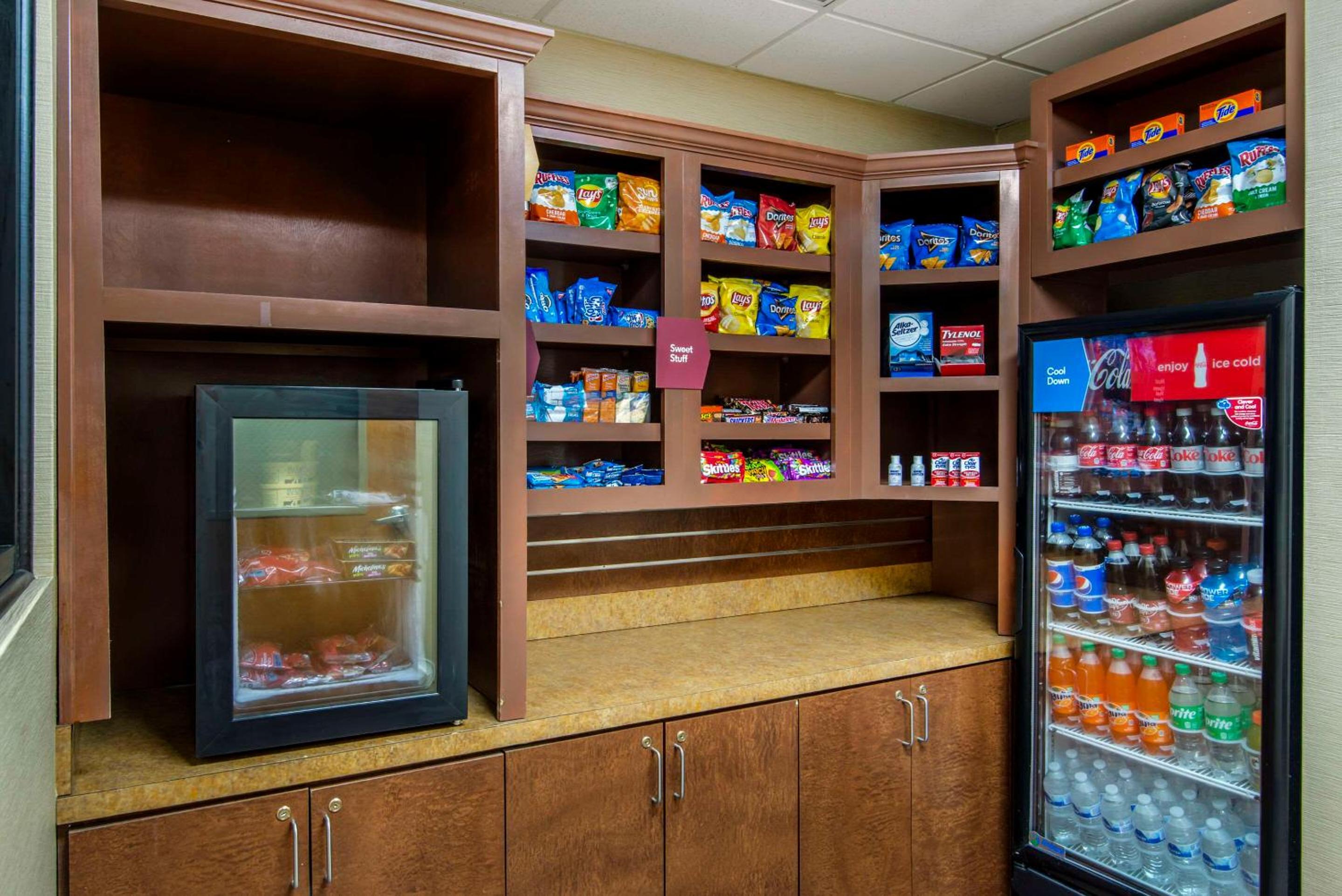 Macon Vacations - Comfort Suites - Property Image 57