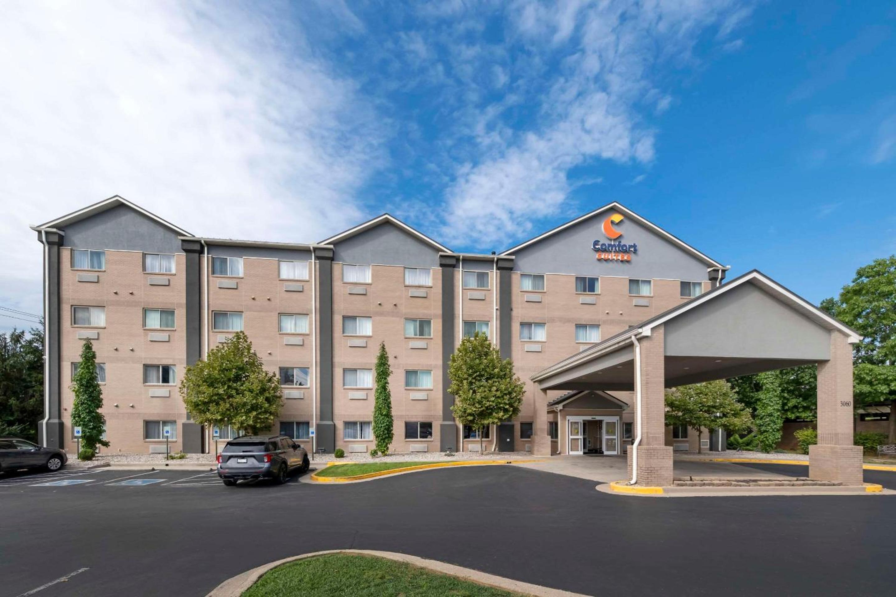 Hotel Comfort Suites Keeneland - Image 1