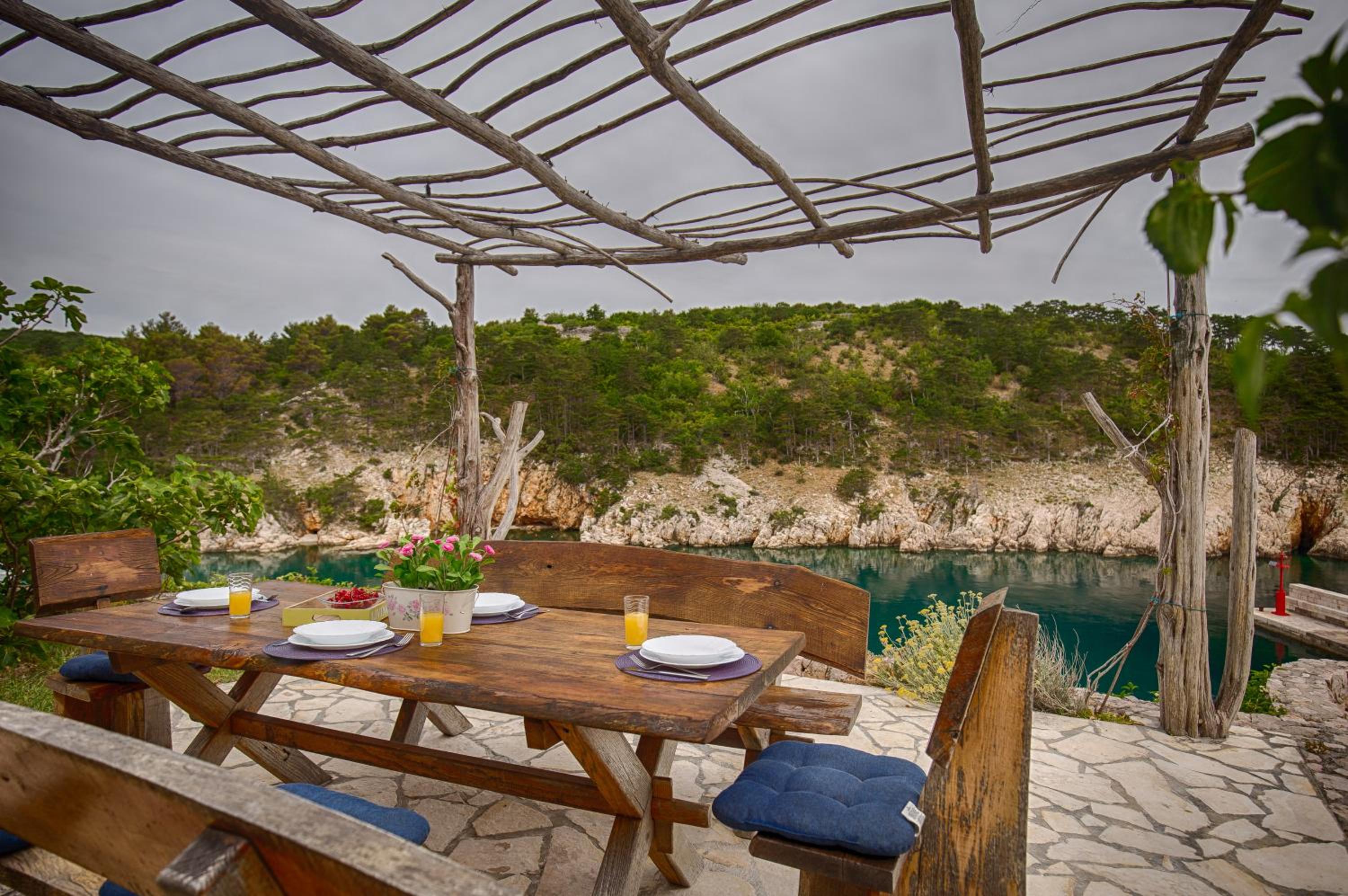 Unique villa on a rock, 50 meters from the beach, sea view - by TRAVELER tourist agency Krk - ID 2401 view 5