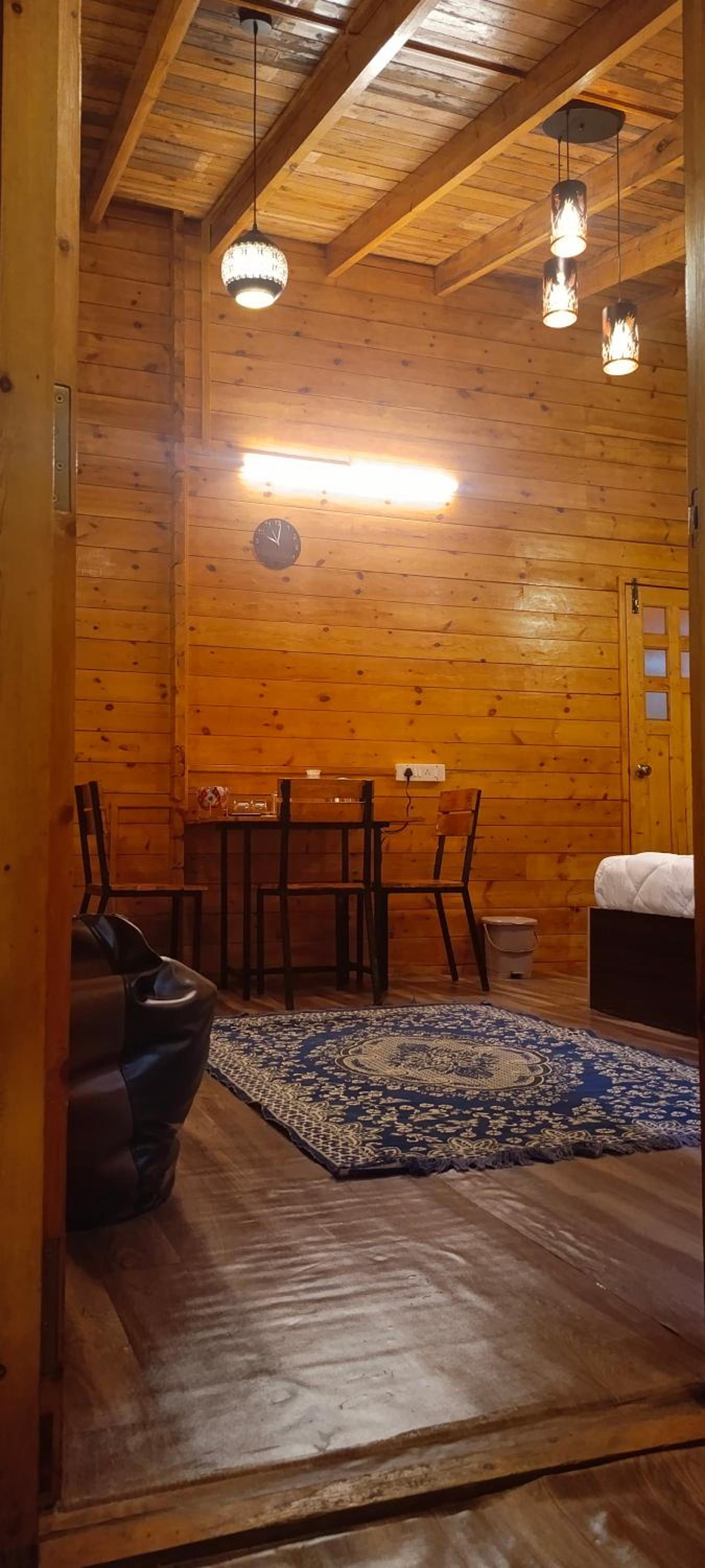 Wooden House Vattakanal