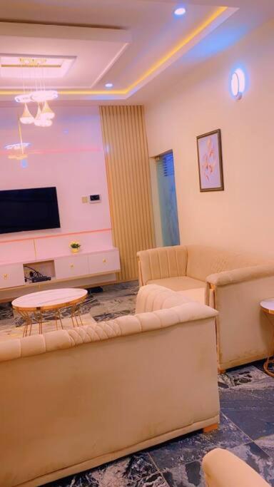 Central, High Security, Luxury, Serene view 3