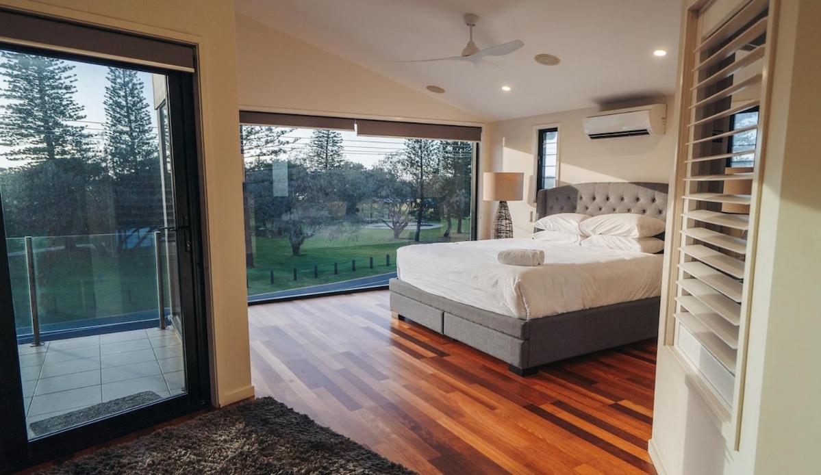 Beachfront at Buddina with Heated Pool & Sea Views