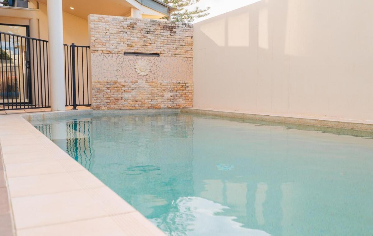 Beachfront at Buddina with Heated Pool & Sea Views
