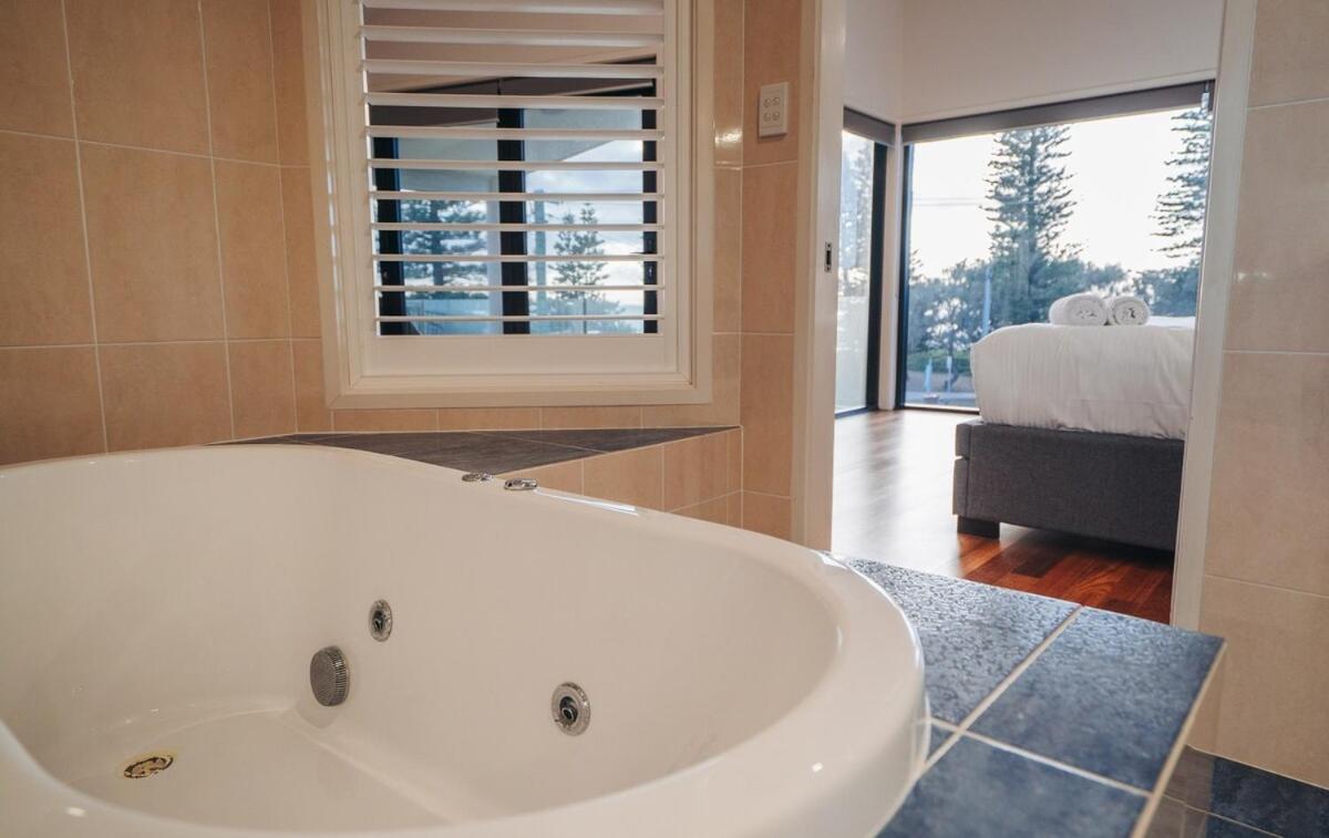 Beachfront at Buddina with Heated Pool & Sea Views