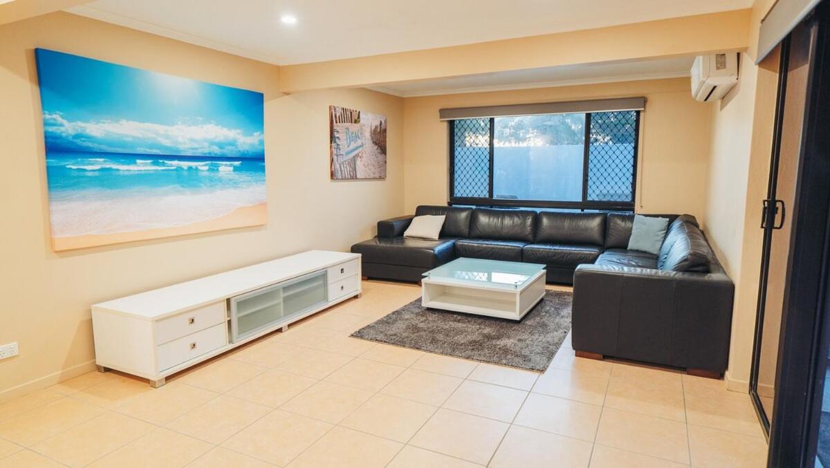 Beachfront at Buddina with Heated Pool & Sea Views
