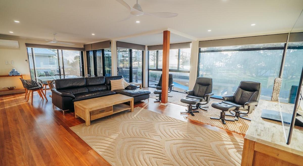 Beachfront at Buddina with Heated Pool & Sea Views