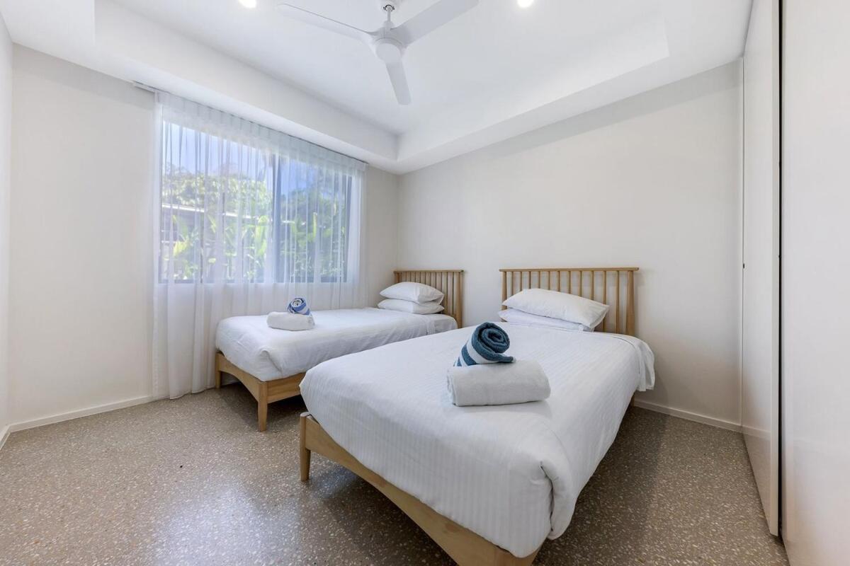 Pet friendly Luxury stay walk to beach