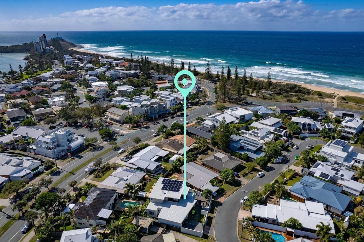 Pet friendly Luxury stay walk to beach