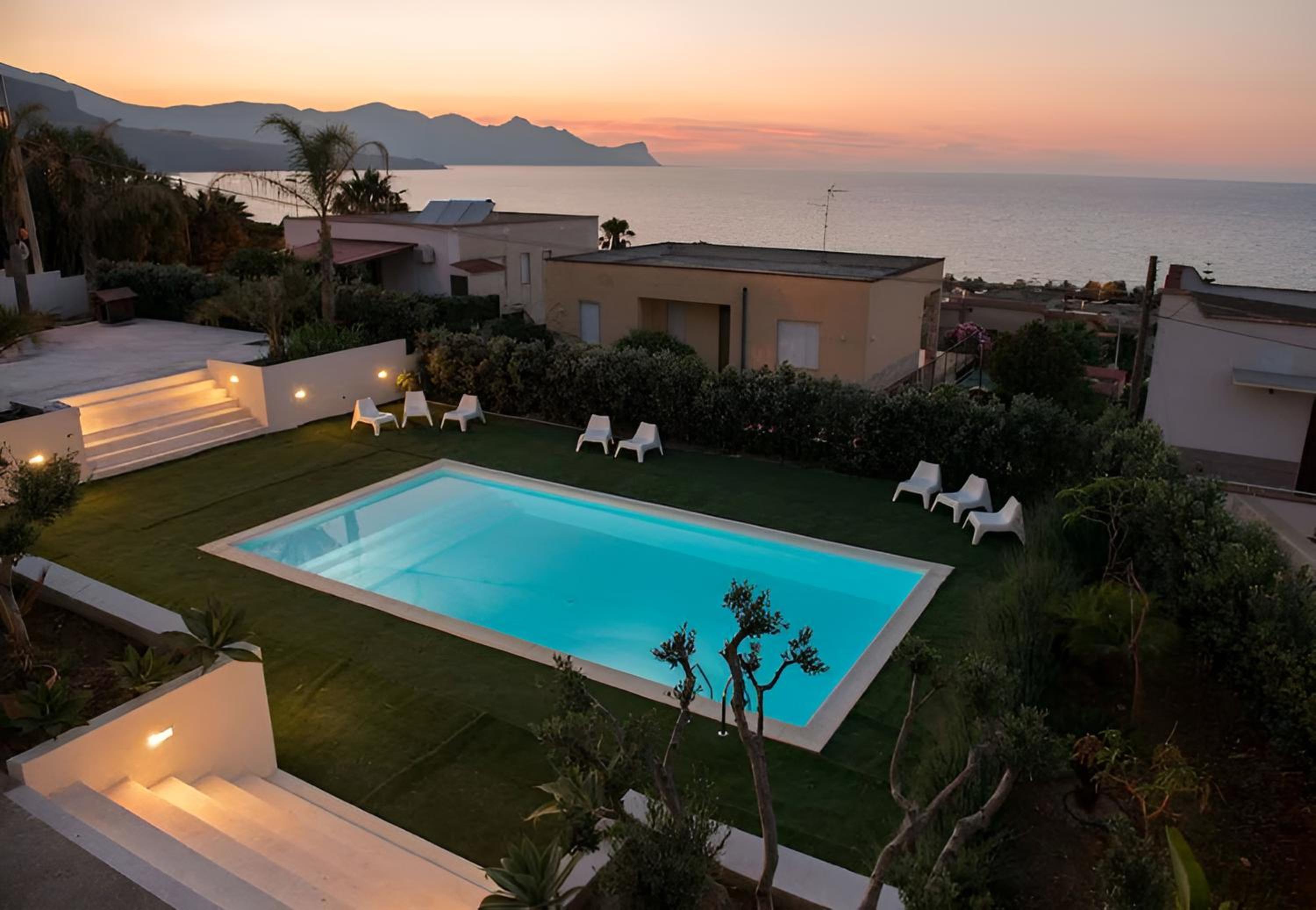 Villa Dwellings With Pool For Exclusive Use view 2
