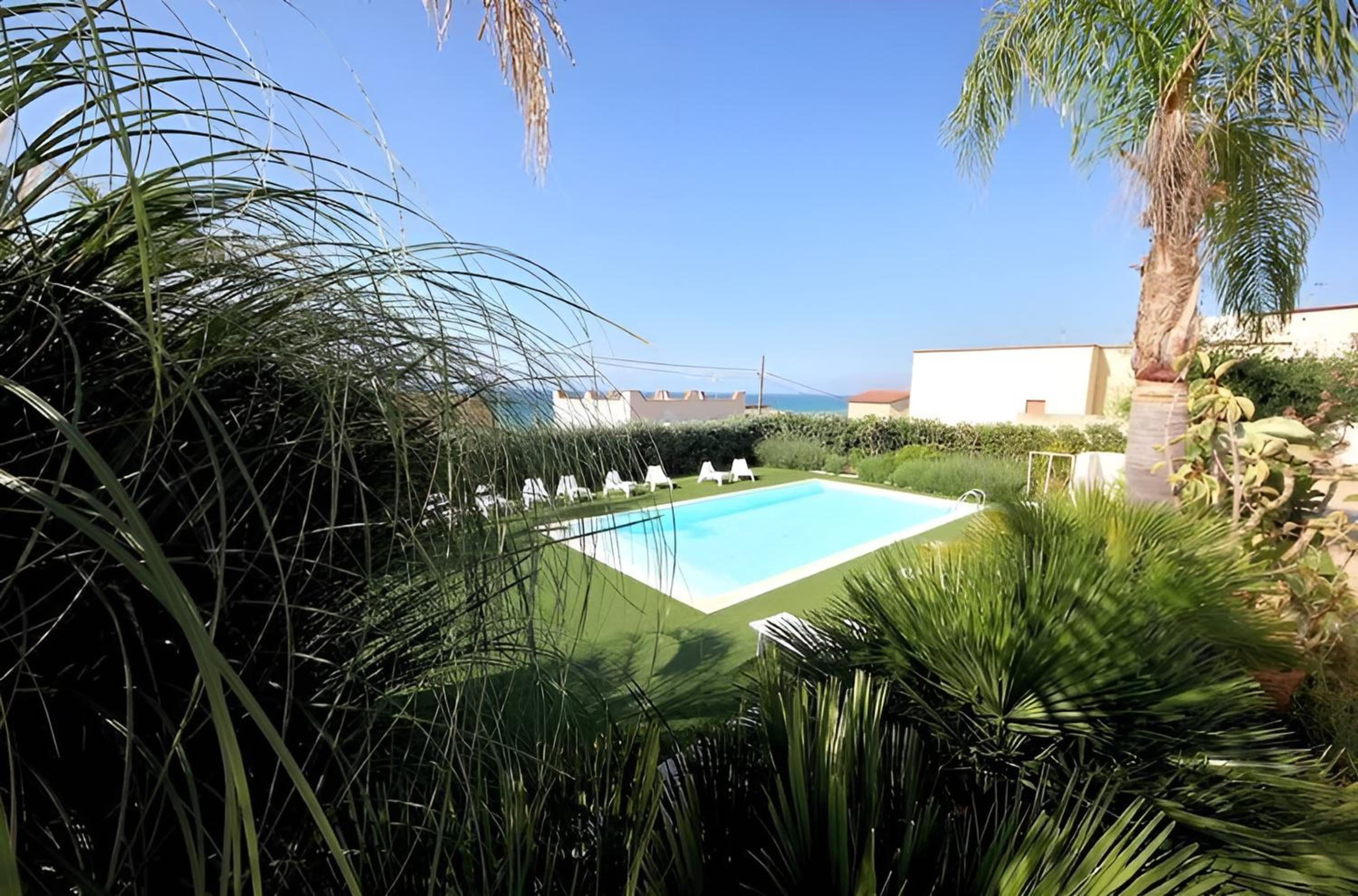 Villa Dwellings With Pool For Exclusive Use view 3