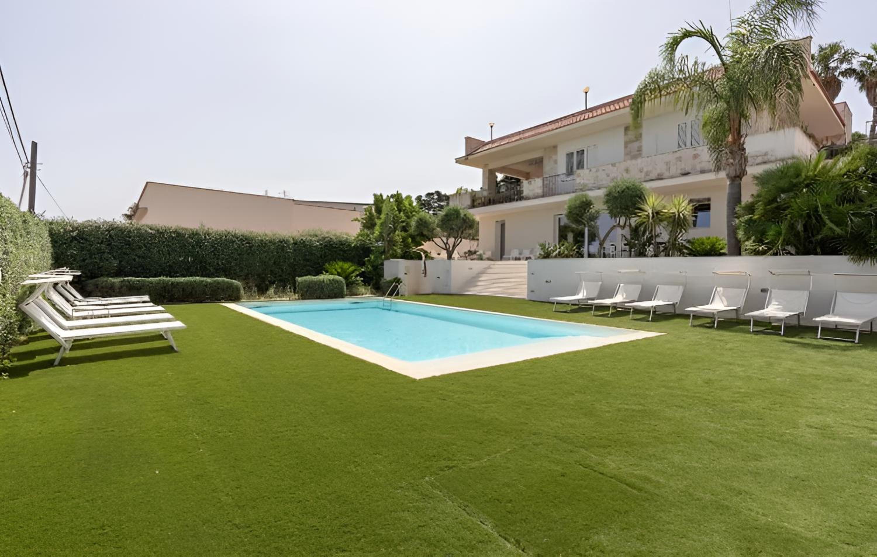 Villa Dwellings With Pool For Exclusive Use view 4