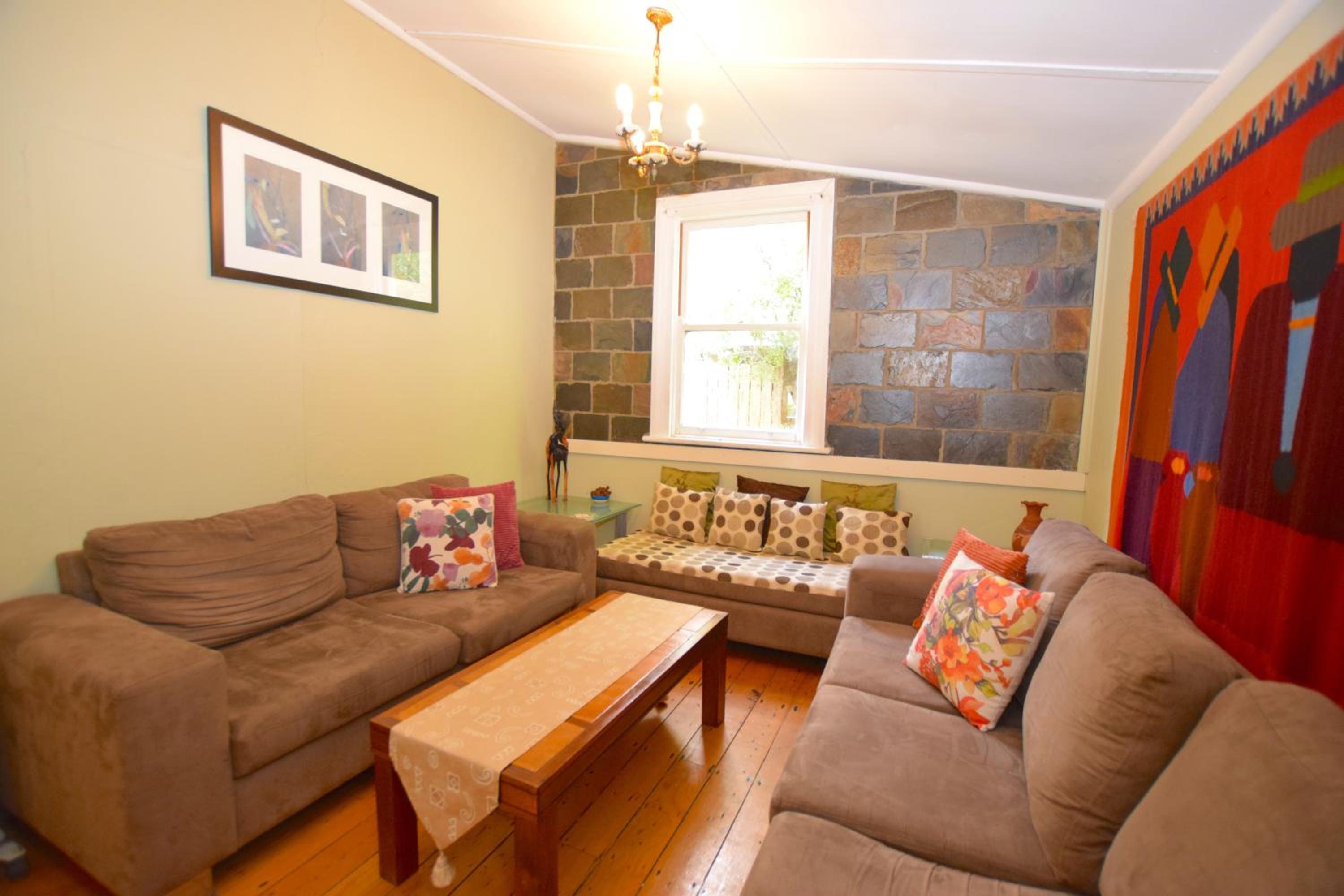 Waragil Cottage - Original Settler's Home