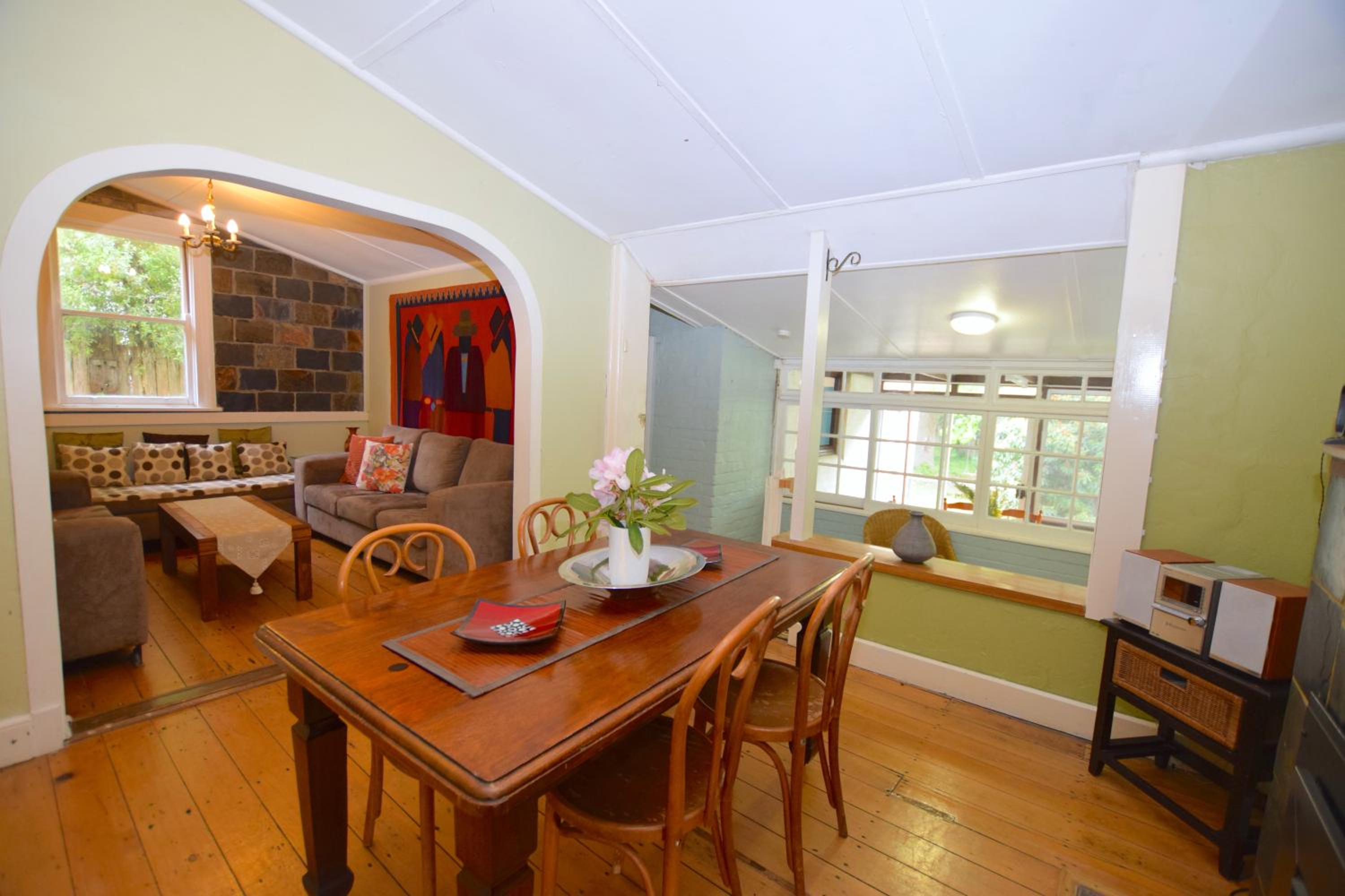 Waragil Cottage - Original Settler's Home