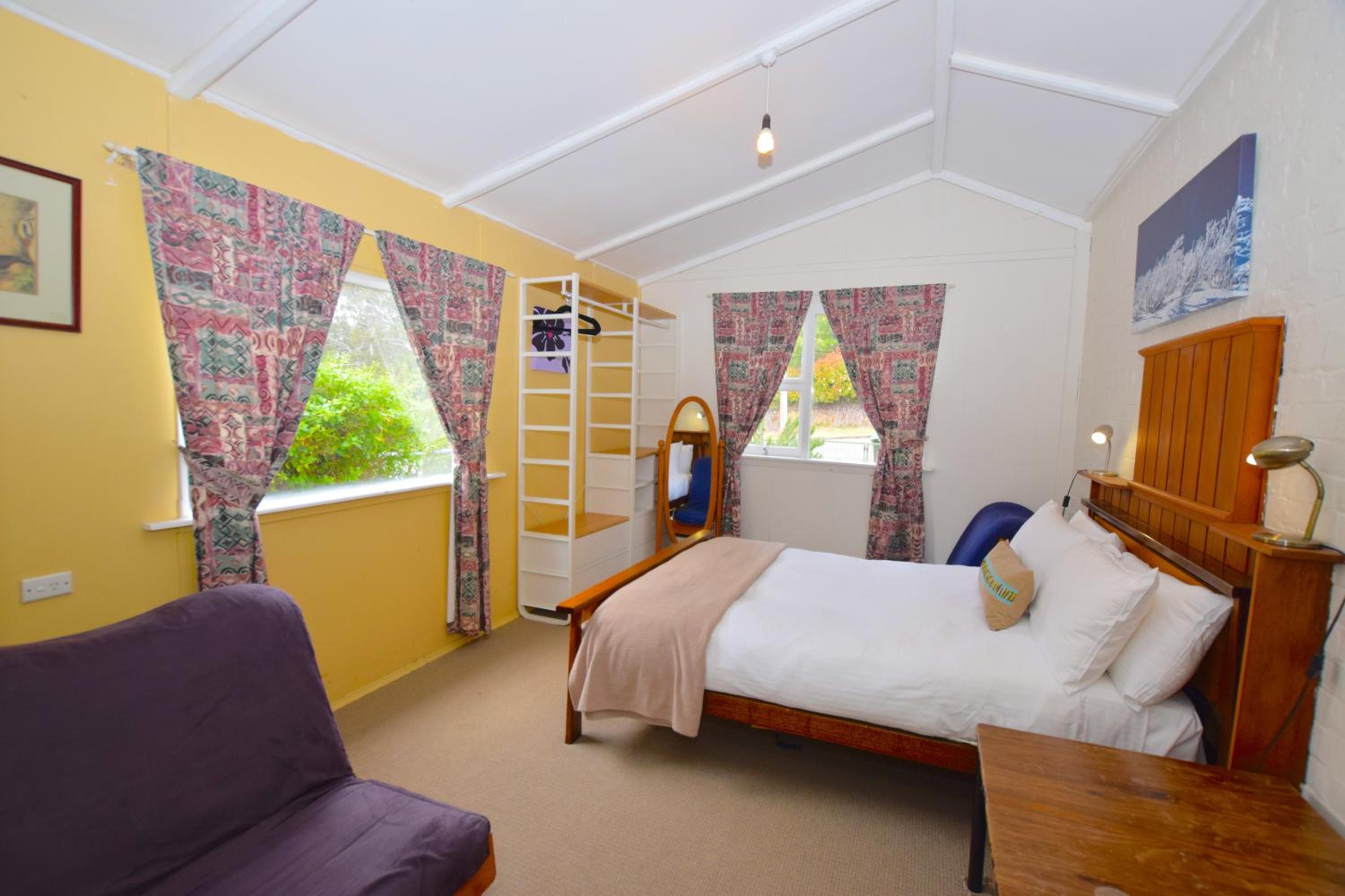 Waragil Cottage - Original Settler's Home