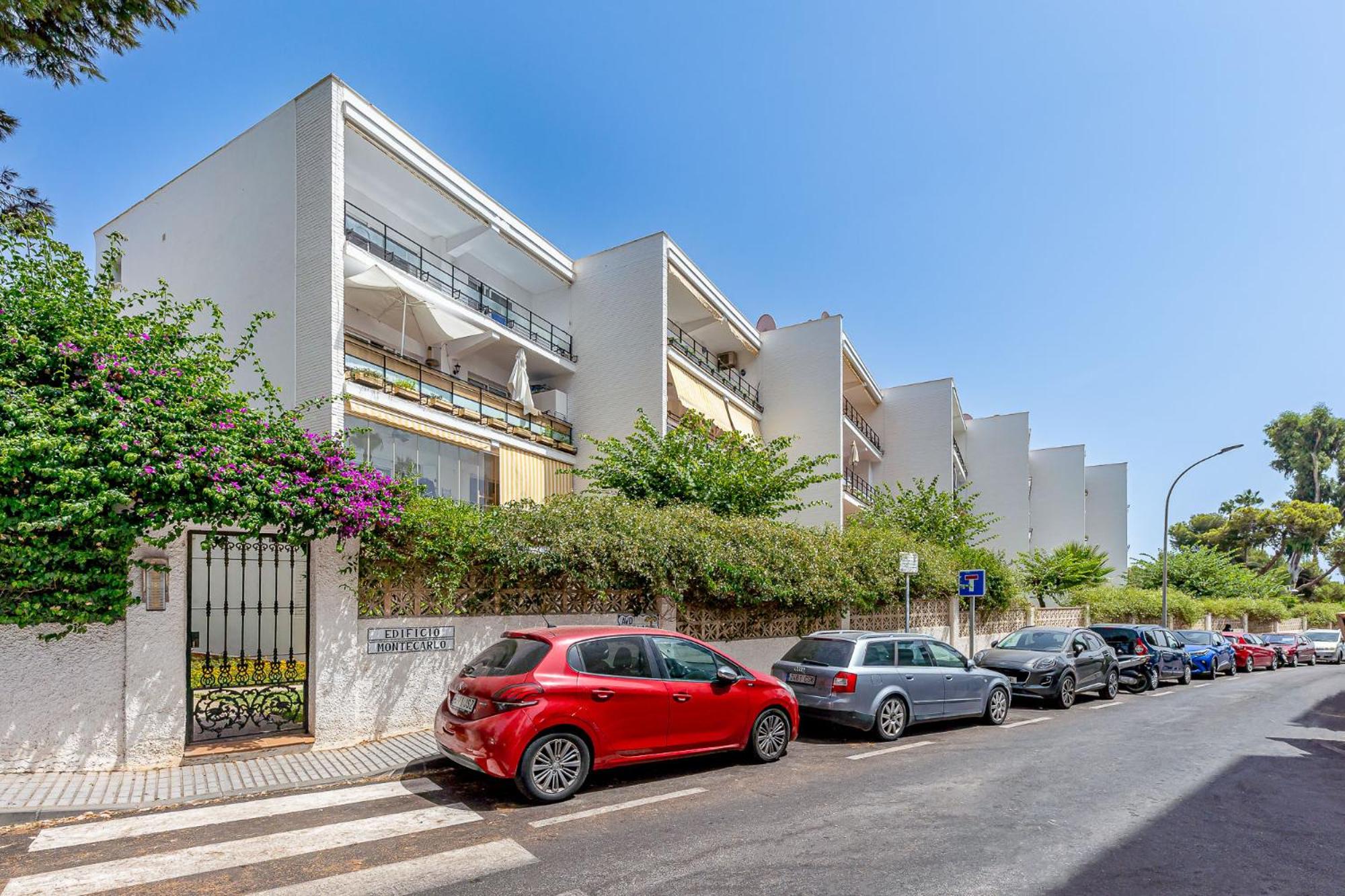 Benalmádena Puerto Marina Vacation Apartment 1 minute from the beach