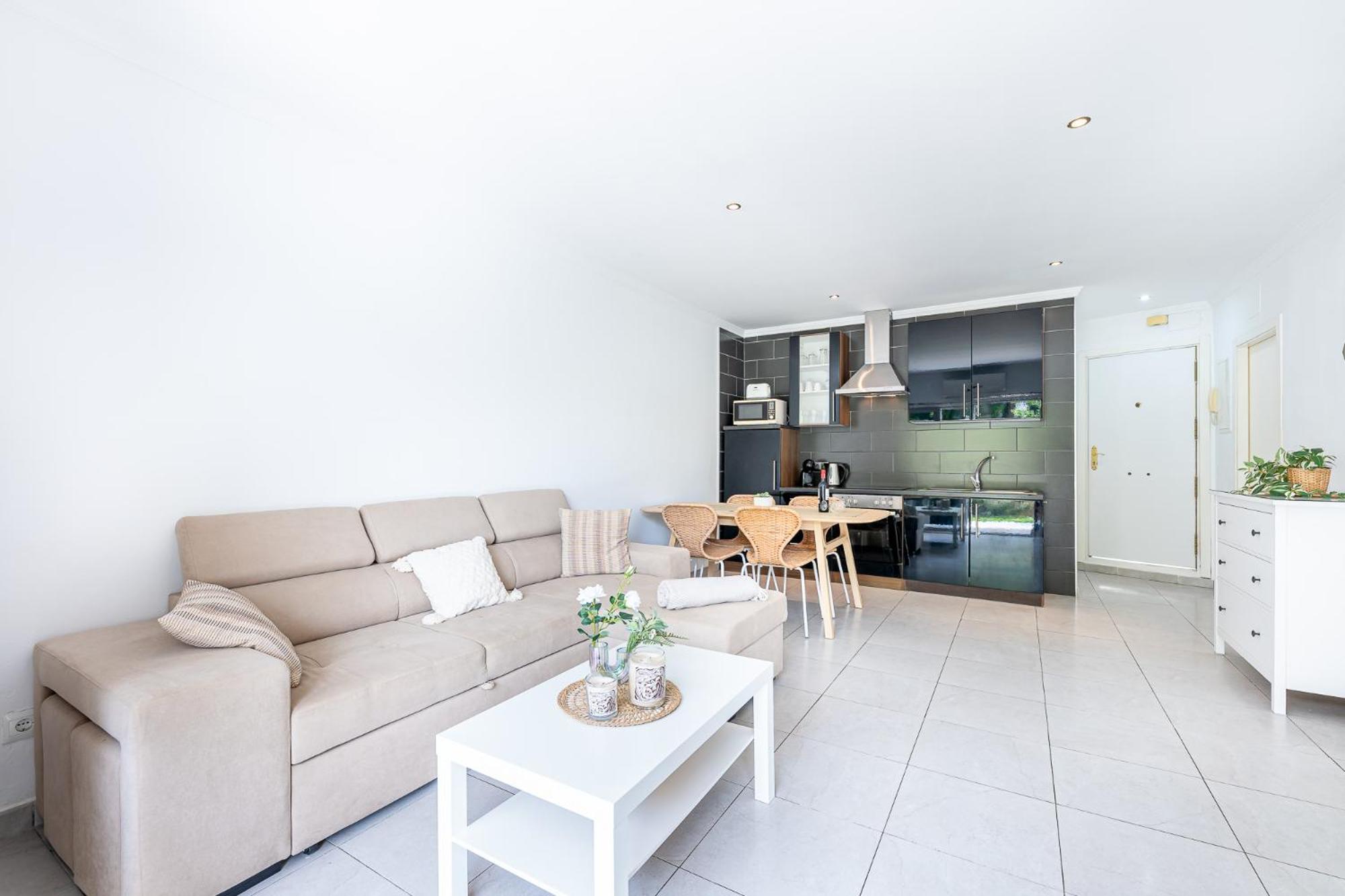 Benalmádena Puerto Marina Vacation Apartment 1 minute from the beach