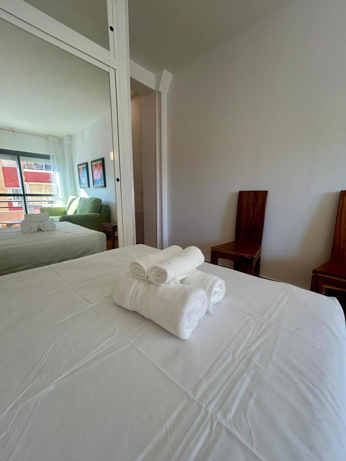CENTRO ESTUDIO CON BALCÓN Torremolinos