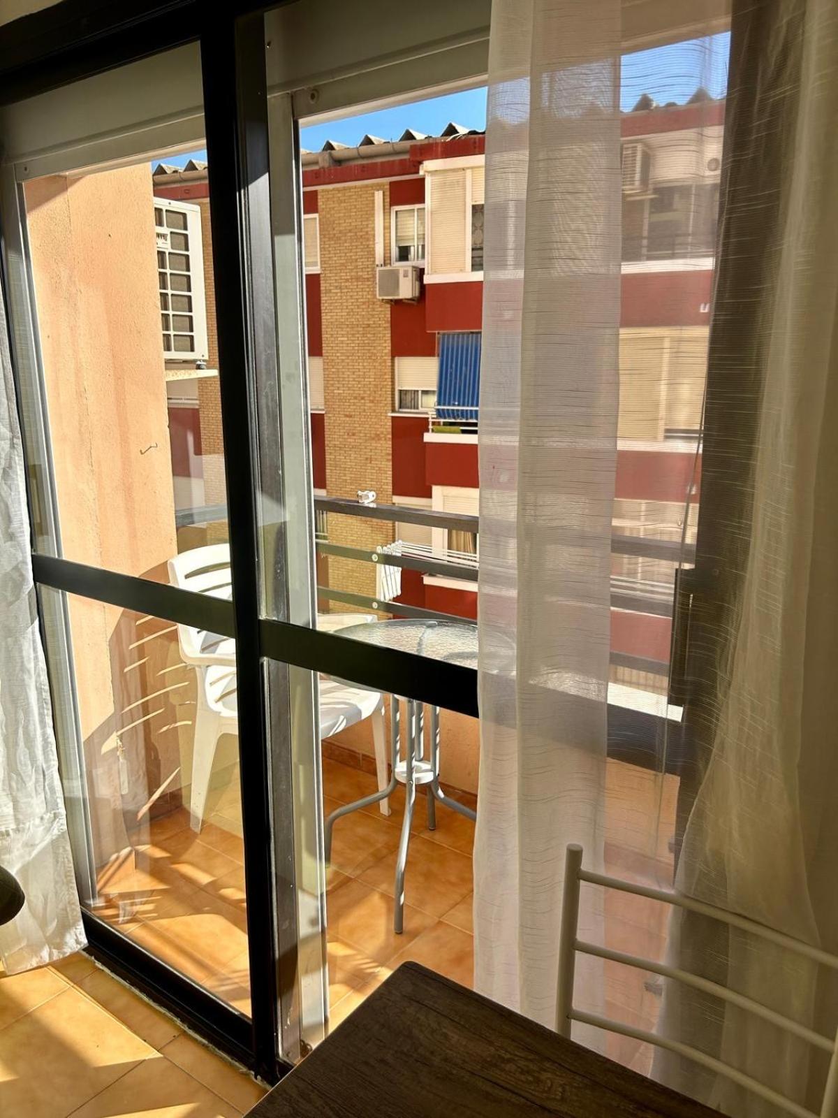 CENTRO ESTUDIO CON BALCÓN Torremolinos