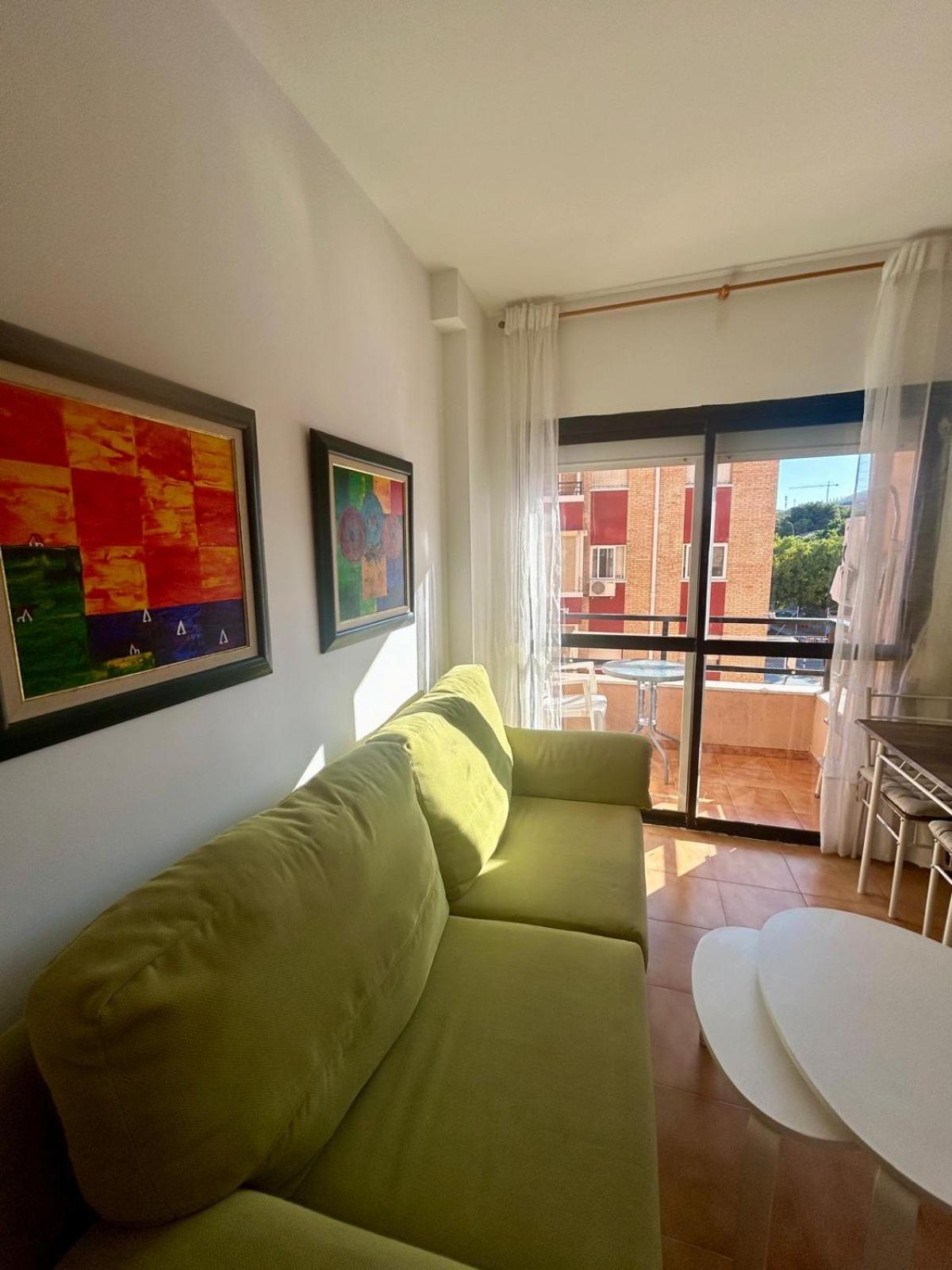 CENTRO ESTUDIO CON BALCÓN Torremolinos