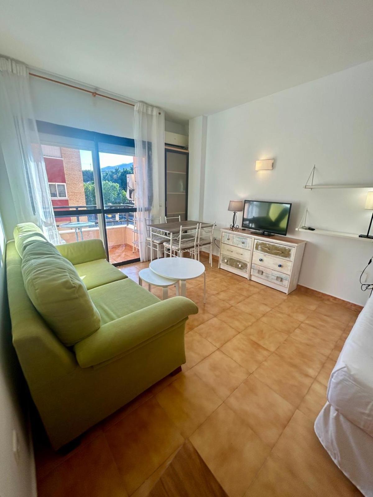CENTRO ESTUDIO CON BALCÓN Torremolinos