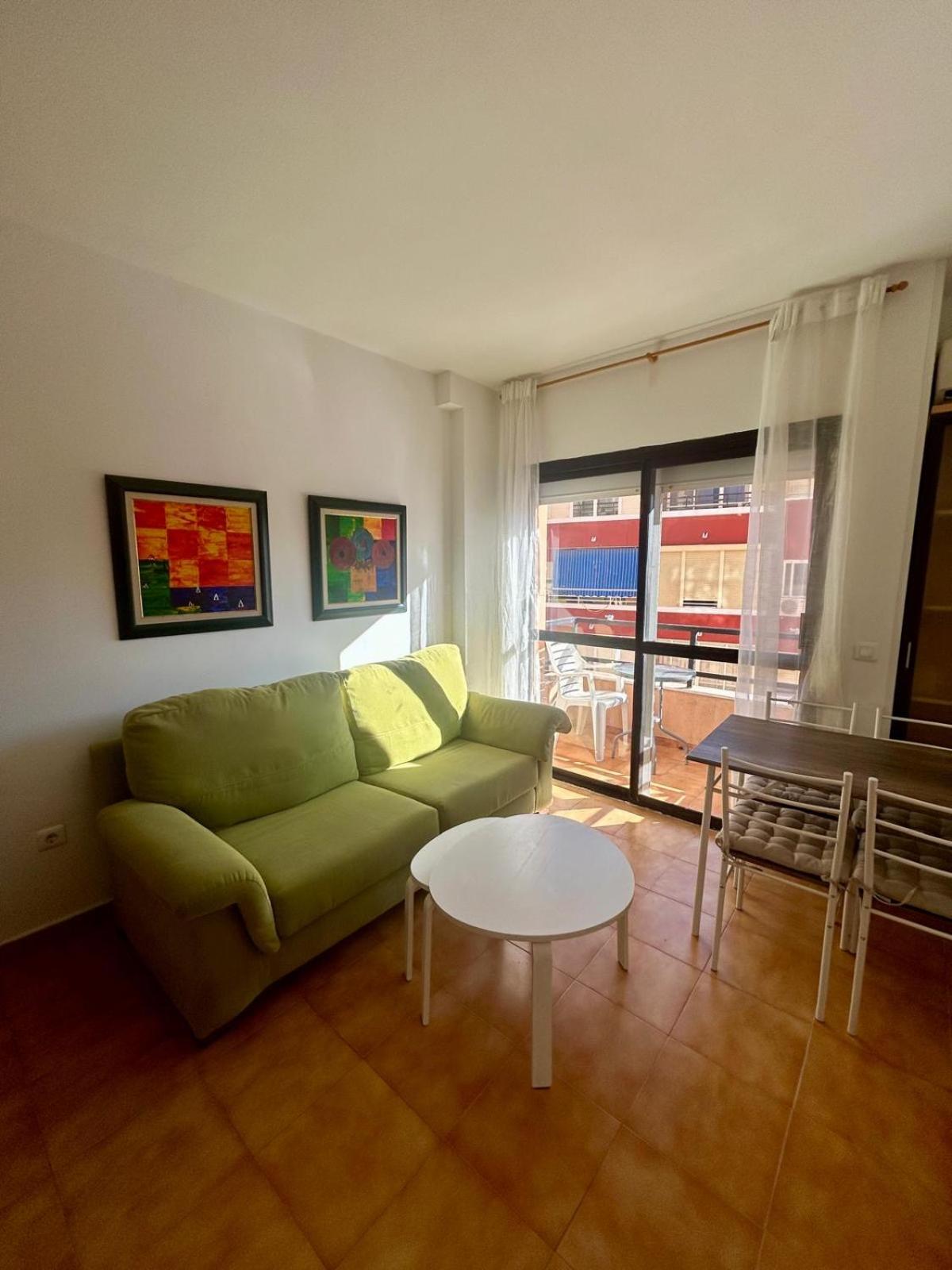 CENTRO ESTUDIO CON BALCÓN Torremolinos
