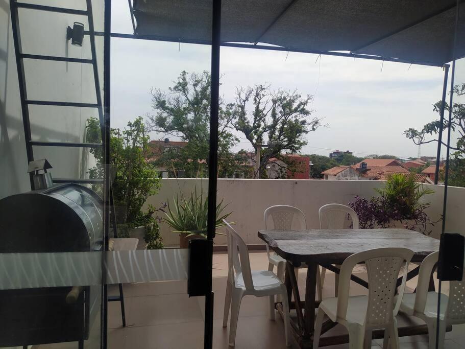 Departamento entre feria barrio lindo y Cumavi