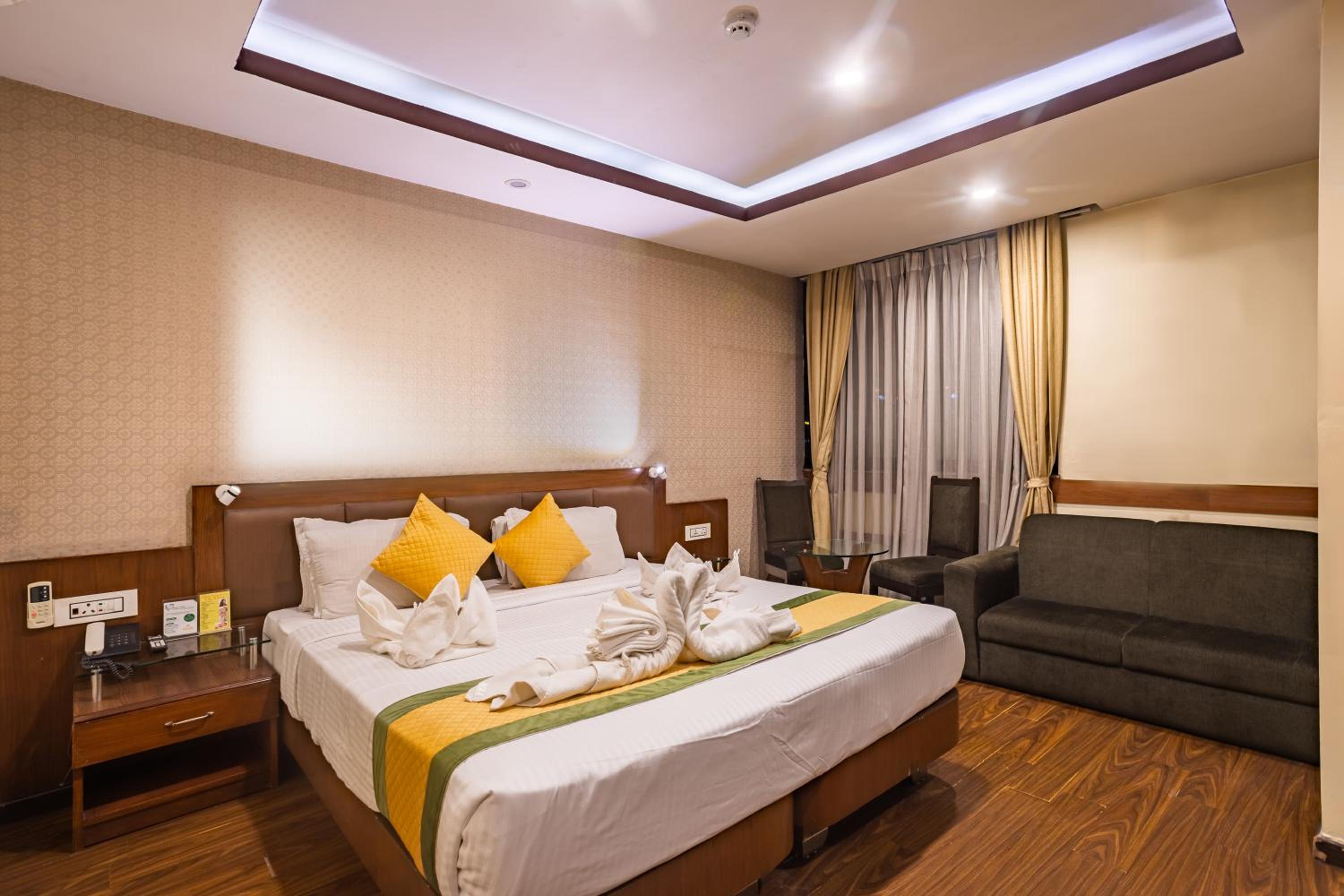 Yellow Pagoda Hotel