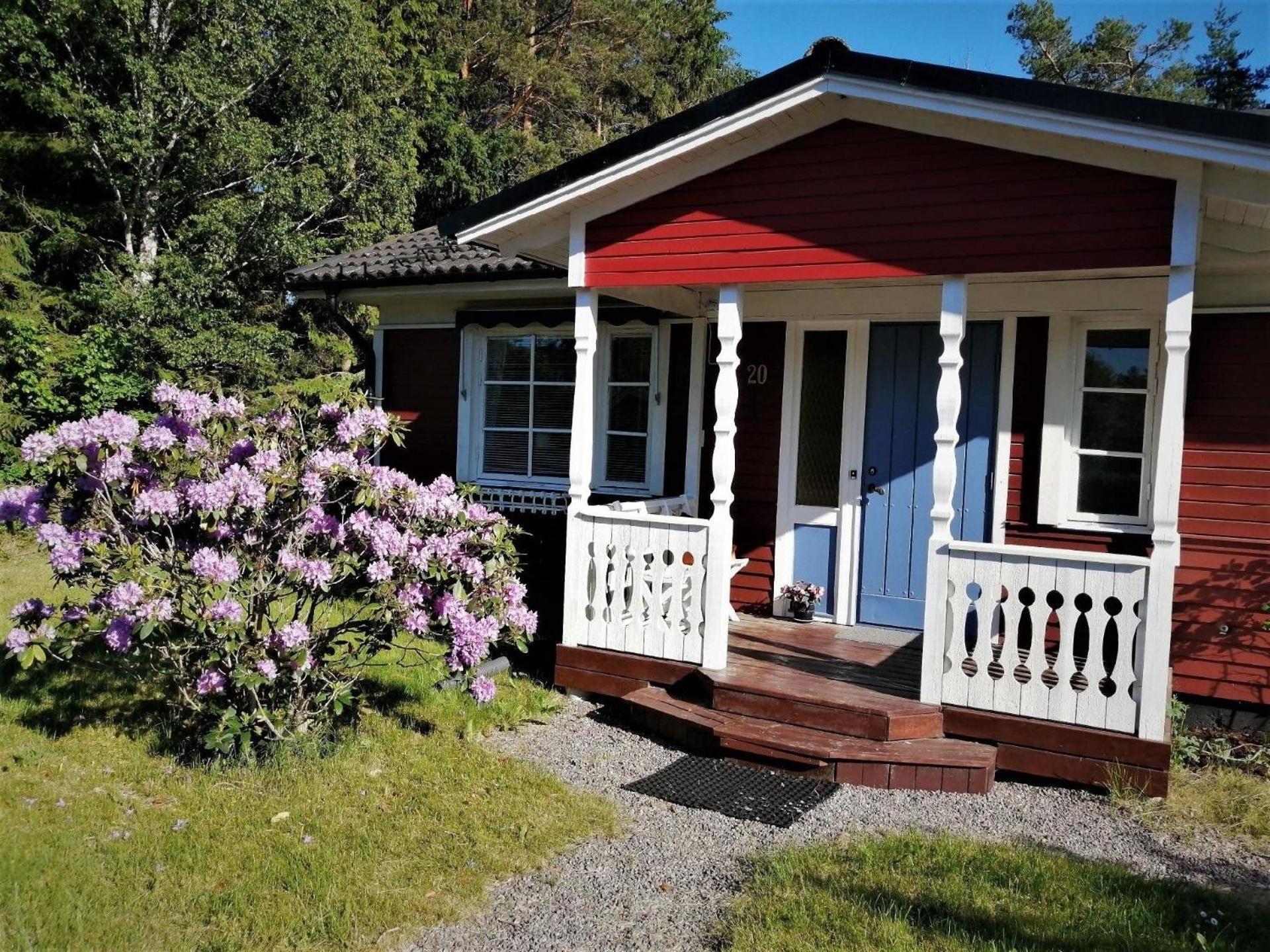 Gemütliches Ferienhaus am Waldrand in Fågelfors mit Garten, Grill und Terrasse view 2