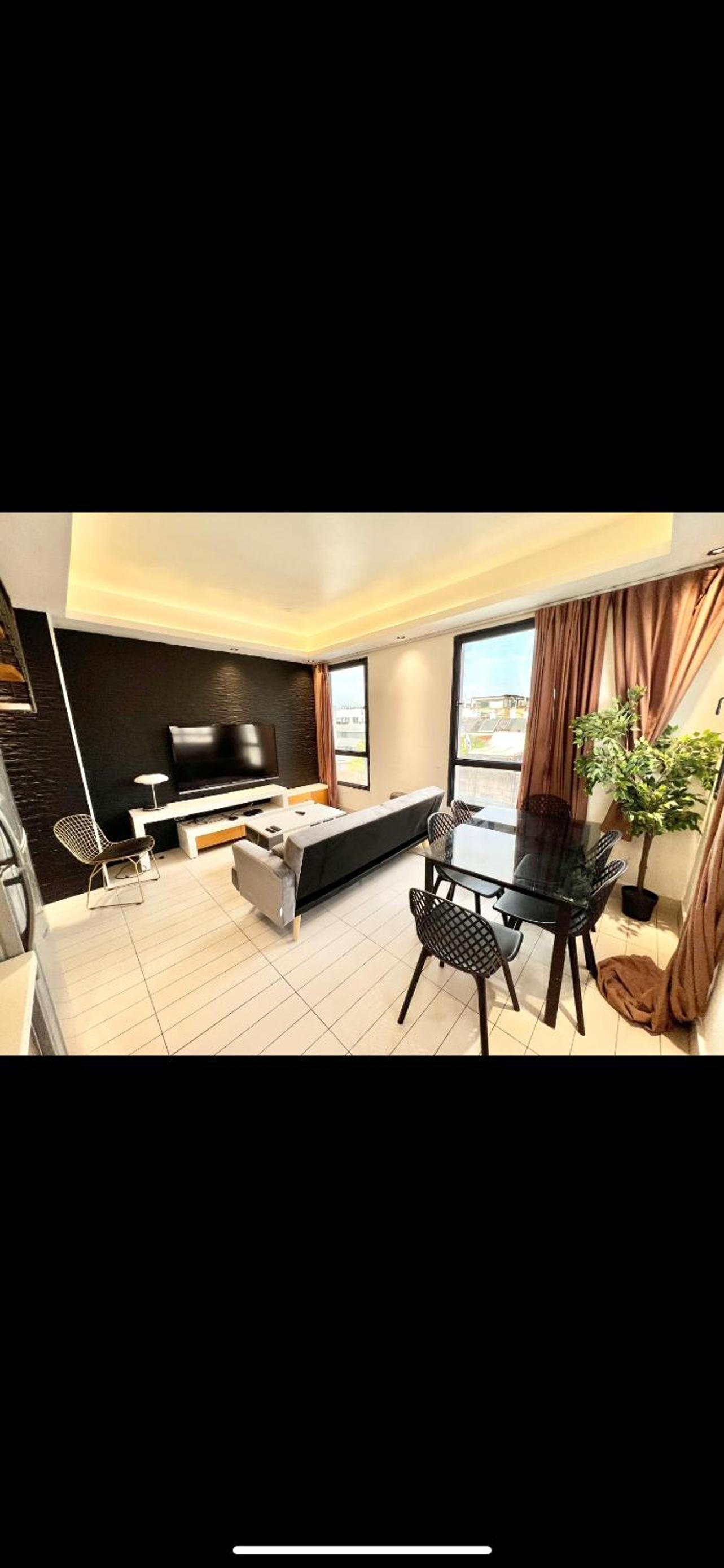 3Bedroom Suite 10 with Balcony and shelter view 3