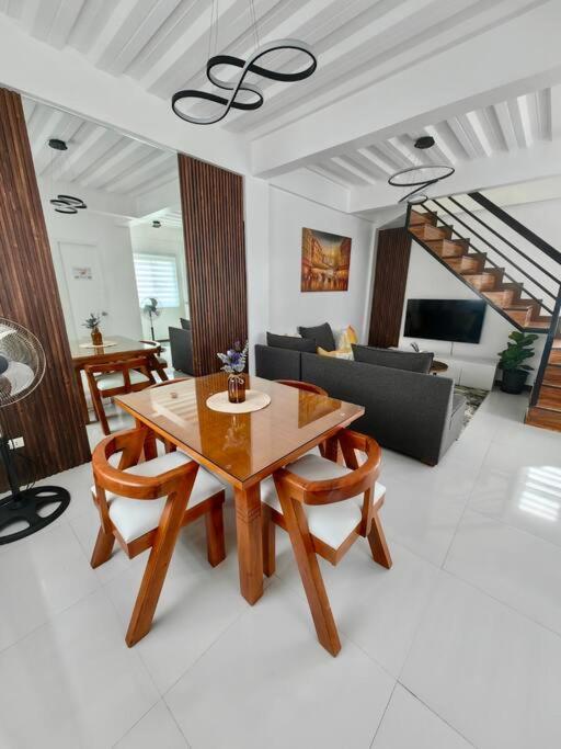 Cozy home in Rizal with stunning lake view & near overlooking cafes view 3